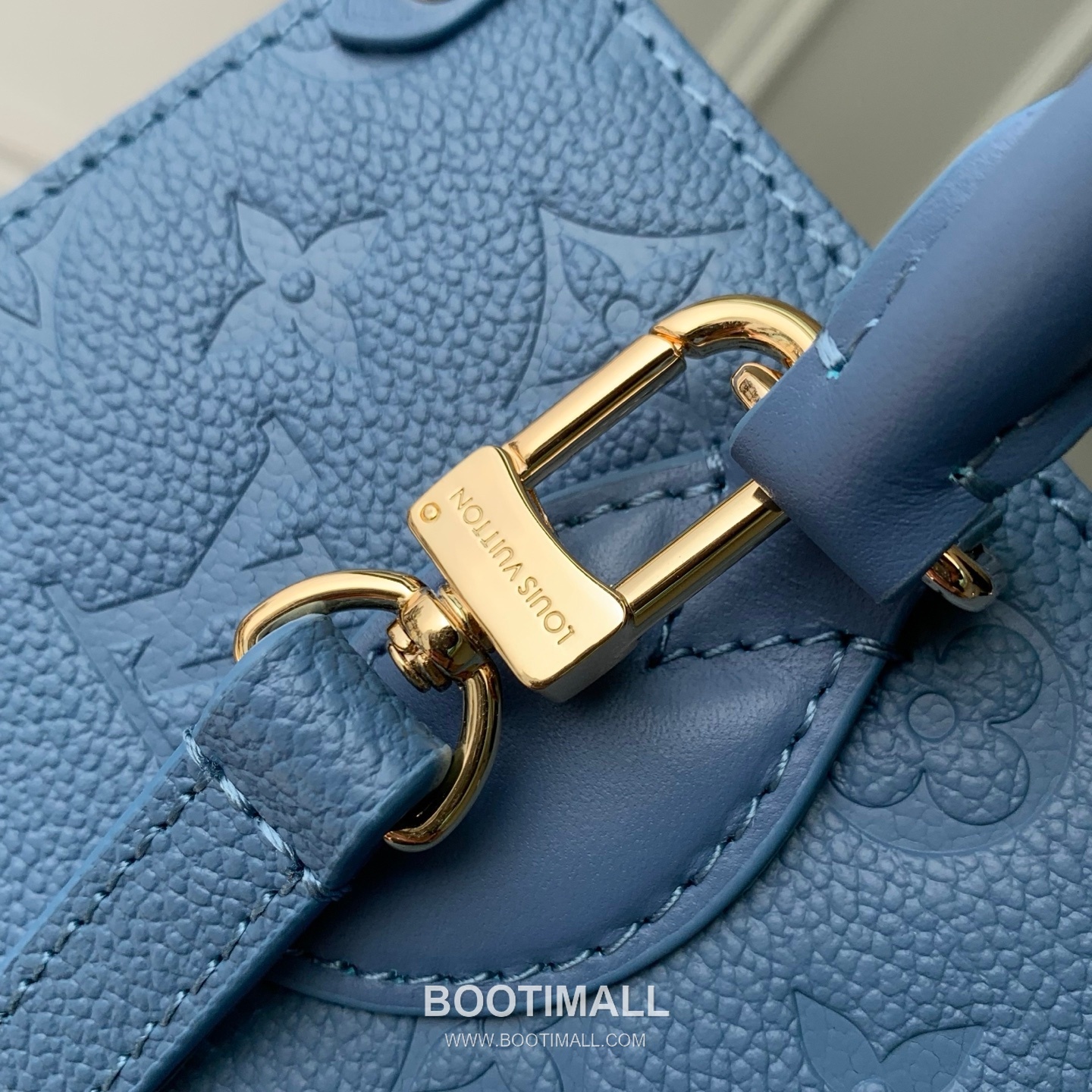 Louis Vuitton OnTheGo PM M28181 Monogram Empreinte Leather Shoulder Bag 루이비통 온더고 PM 모노그램 앙프렝뜨 레더 숄더백 25cm 5