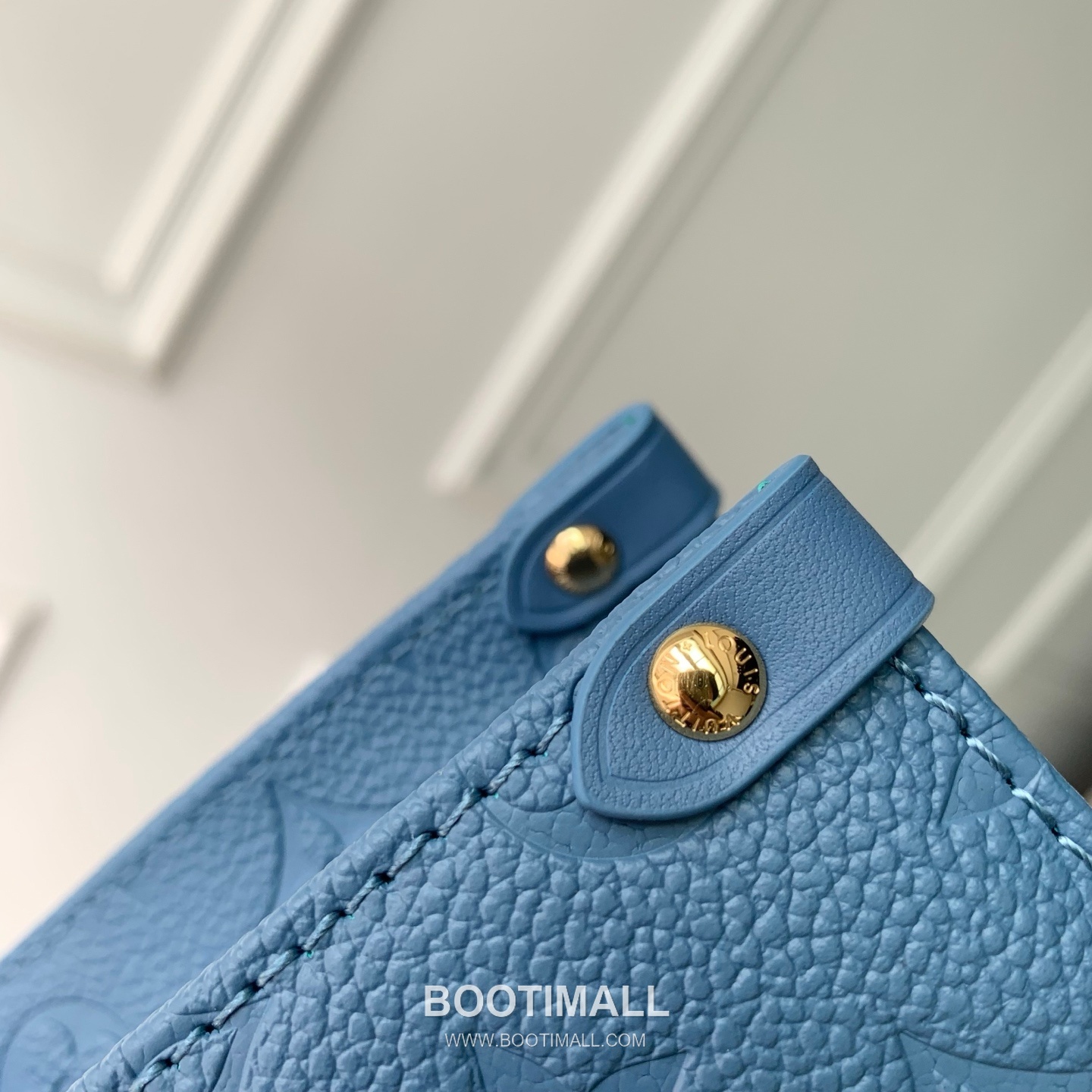 Louis Vuitton OnTheGo PM M28181 Monogram Empreinte Leather Shoulder Bag 루이비통 온더고 PM 모노그램 앙프렝뜨 레더 숄더백 25cm 7