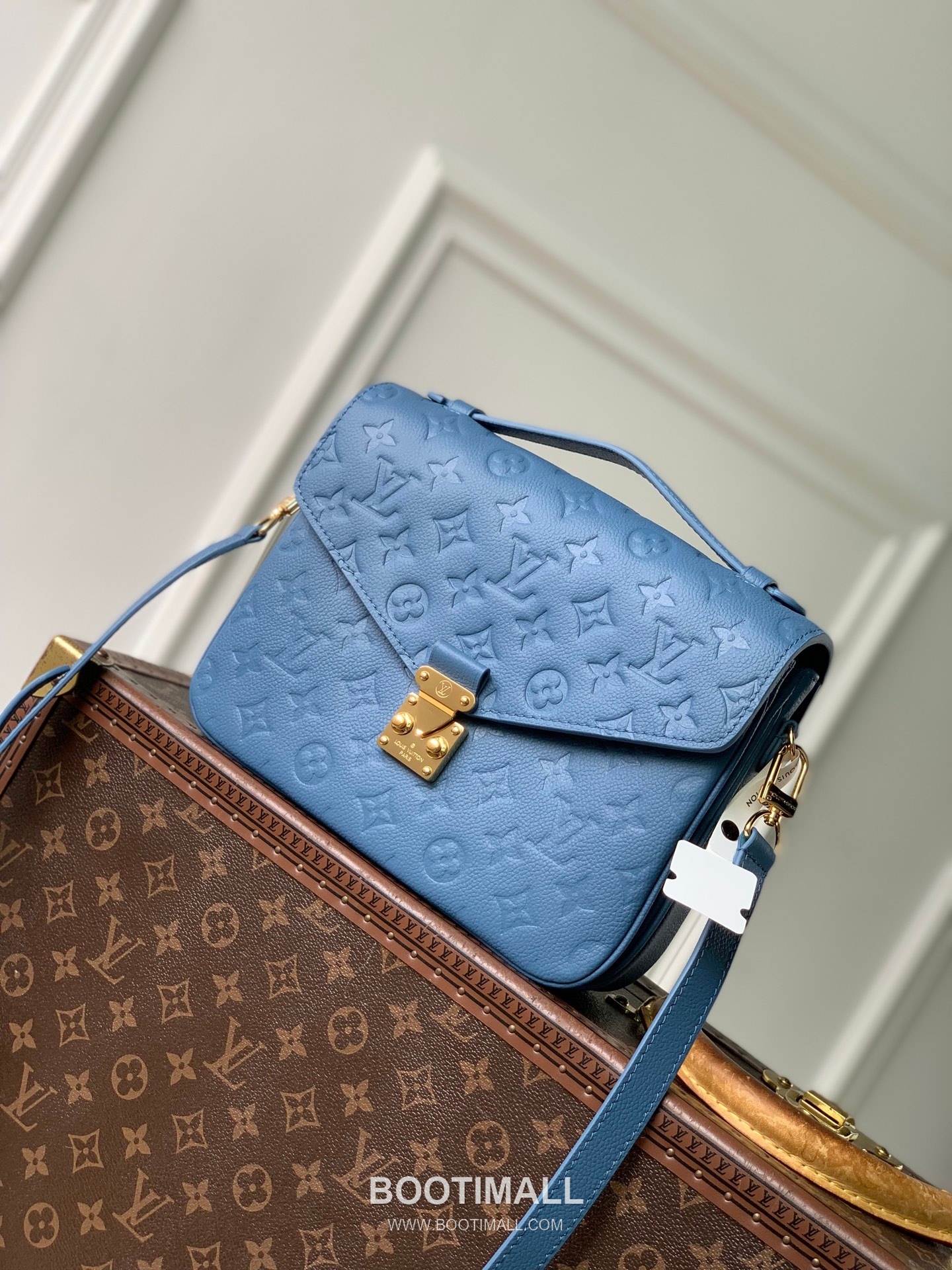 Louis Vuitton Pochette Métis M27357 Monogram Empreinte Leather Shoulder Bag 루이비통 포쉐트 메티스 모노그램 앙프렝뜨 레더 숄더백 25cm 1