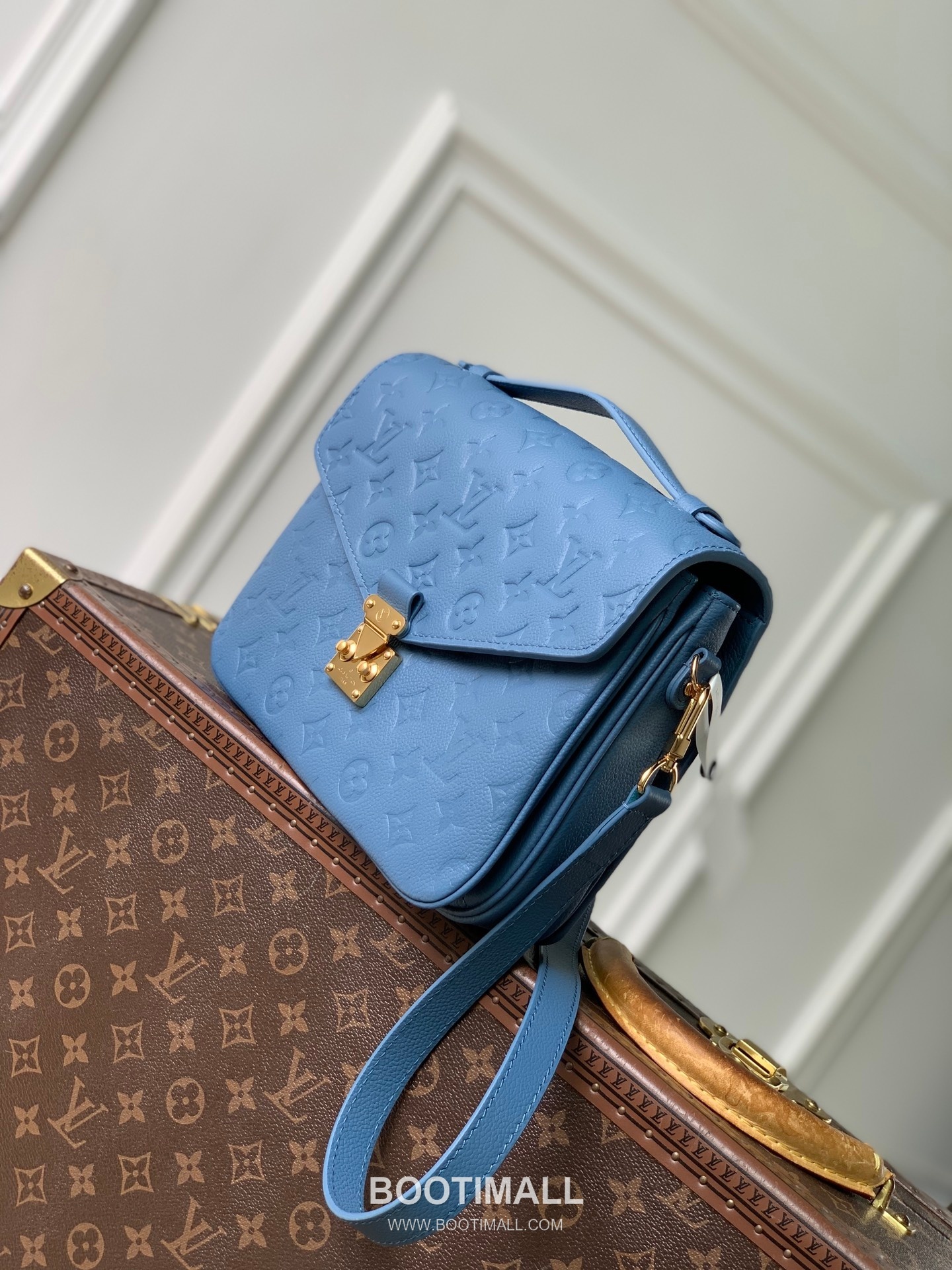 Louis Vuitton Pochette Métis M27357 Monogram Empreinte Leather Shoulder Bag 루이비통 포쉐트 메티스 모노그램 앙프렝뜨 레더 숄더백 25cm 2