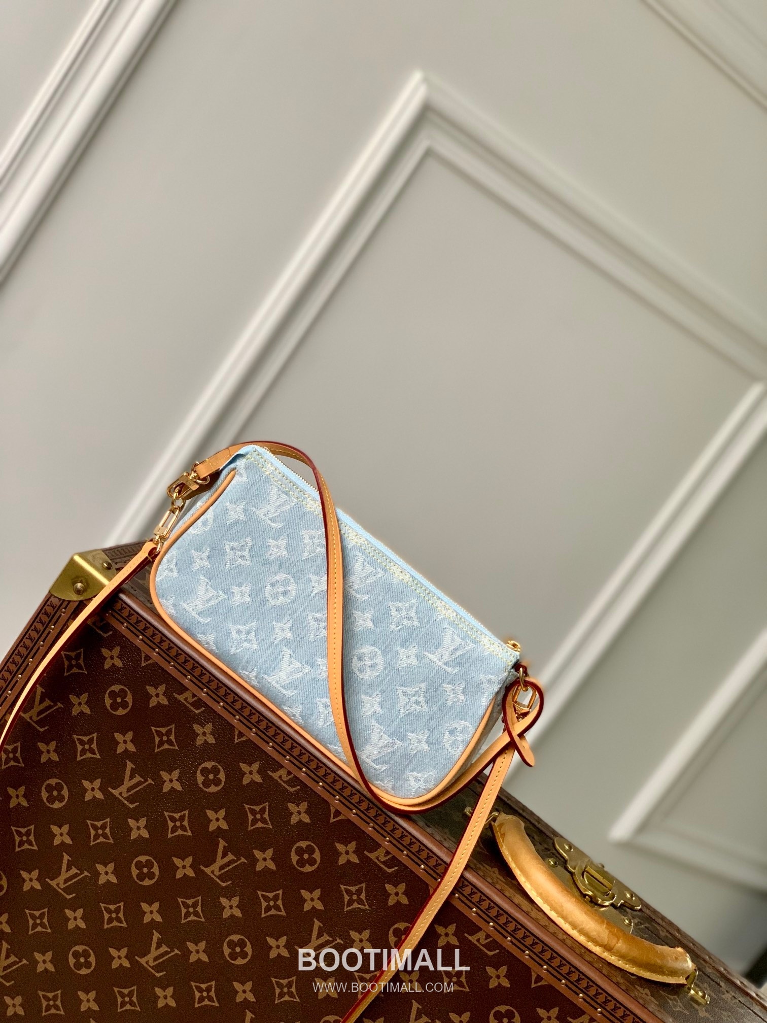 Louis Vuitton Pochette Accessoires M82962 Monogram Denim Canvas Shoulder Bag 루이비통 포쉐트 액세수아르 모노그램 데님 캔버스 숄더백 22.5cm 1