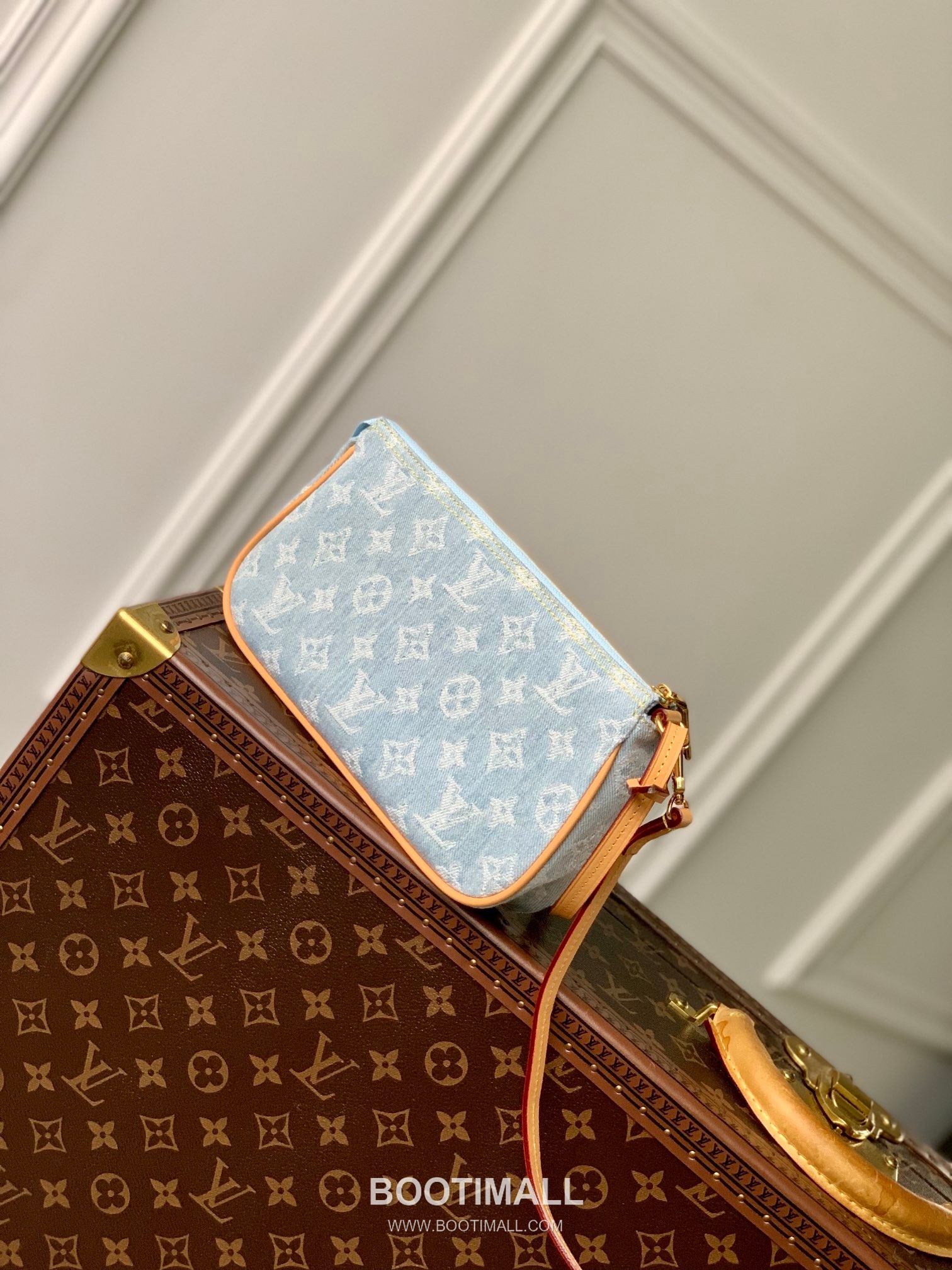 Louis Vuitton Pochette Accessoires M82962 Monogram Denim Canvas Shoulder Bag 루이비통 포쉐트 액세수아르 모노그램 데님 캔버스 숄더백 22.5cm 2