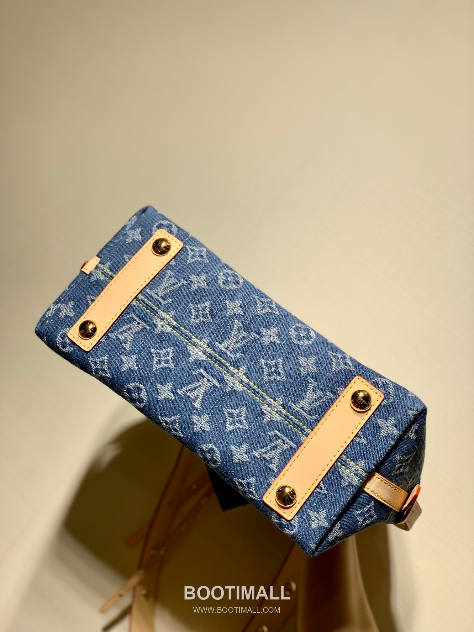 Louis Vuitton Carryall MM M46855 Monogram Denim Canvas Shoulder Bag 루이비통 캐리올 MM 모노그램 데님 캔버스 숄더백 29cm 4