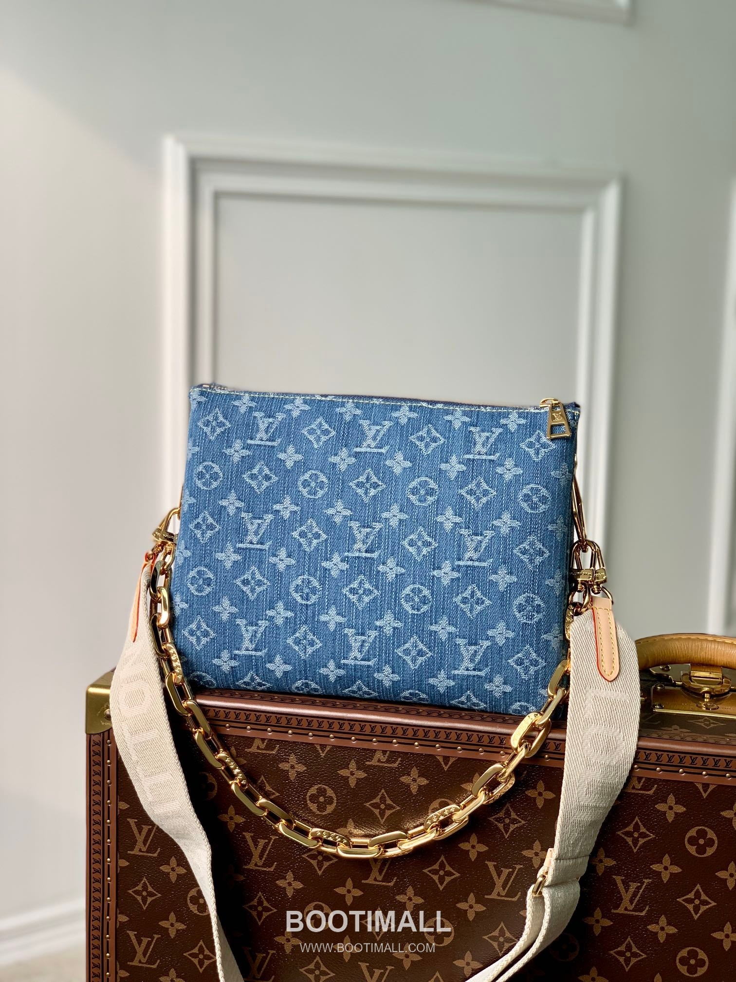 Louis Vuitton Coussin PM M24564 Monogram Denim Canvas Shoulder Bag 루이비통 쿠션 PM 모노그램 데님 캔버스 숄더백 26cm 1
