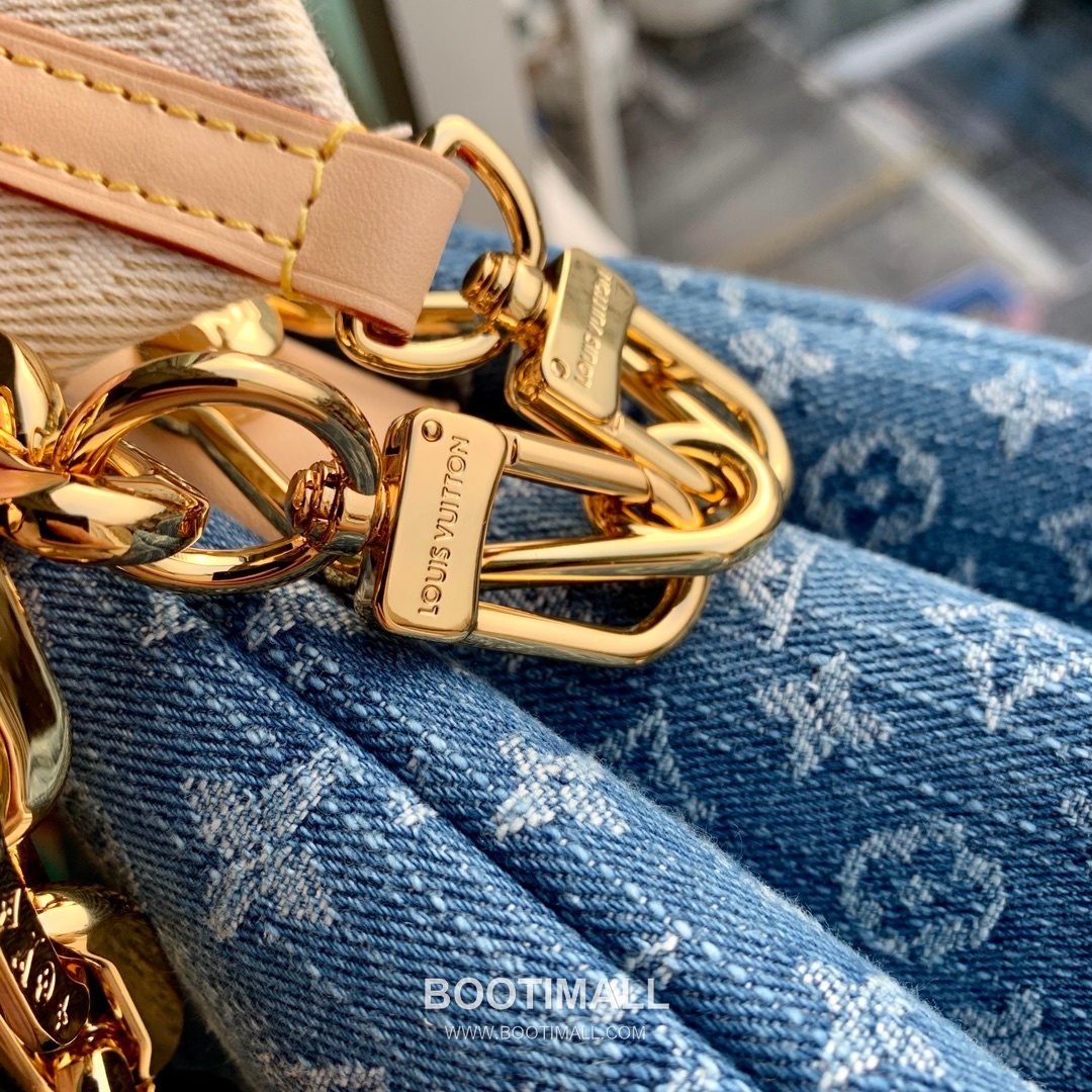 Louis Vuitton Coussin PM M24564 Monogram Denim Canvas Shoulder Bag 루이비통 쿠션 PM 모노그램 데님 캔버스 숄더백 26cm 6