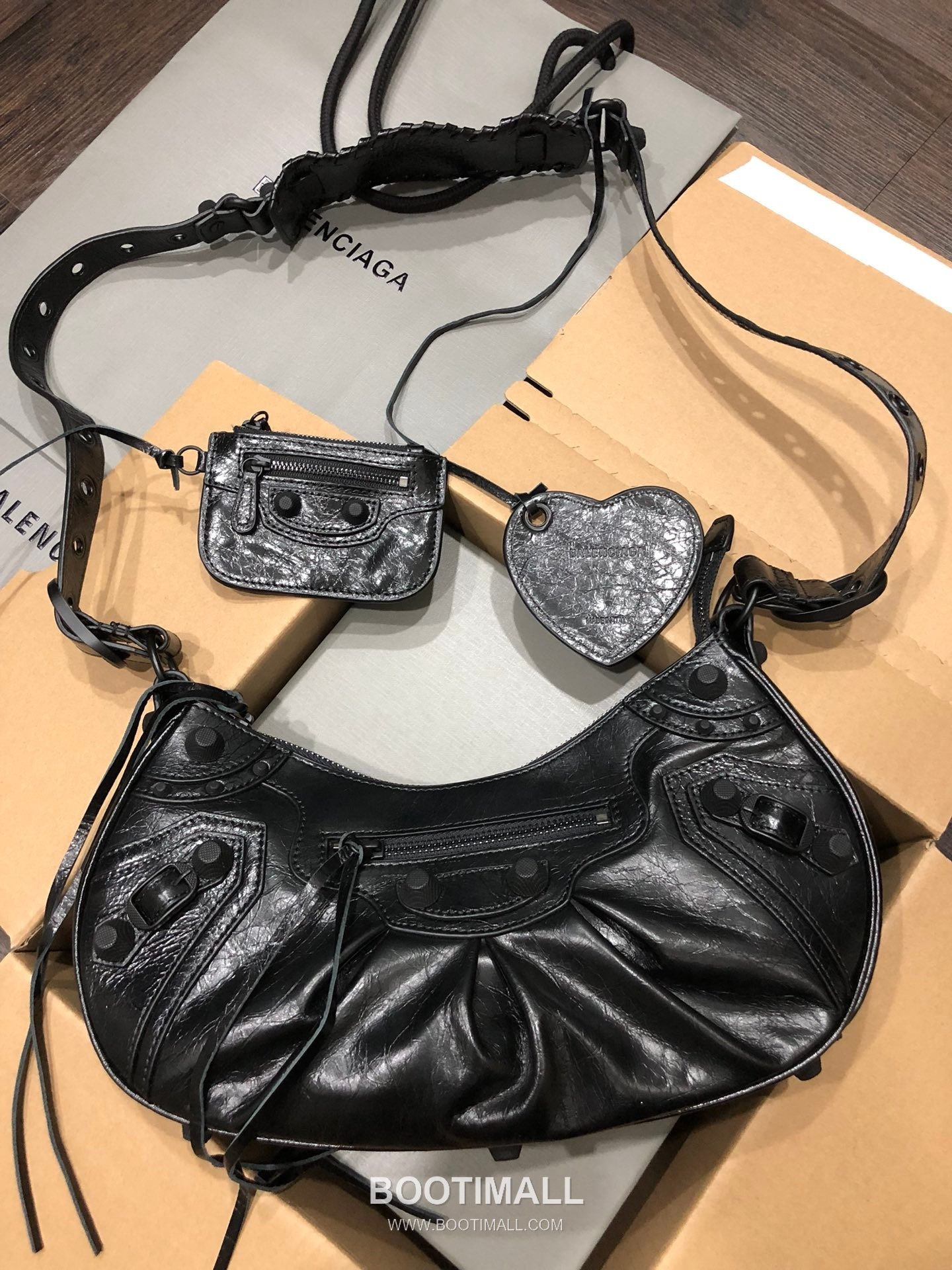 Balenciaga Le Cagole Large Hobo Bag Leather Shoulder & Crossbody Bag 발렌시아가 르 카골 라지 호보백 레더 숄더 크로스백 33cm 1