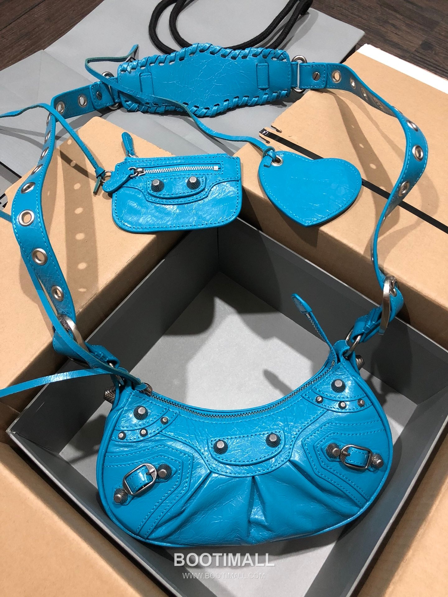 Balenciaga Le Cagole Small Hobo Bag Leather Shoulder & Crossbody Bag 발렌시아가 르 카골 스몰 호보백 레더 숄더 크로스백 26cm 1