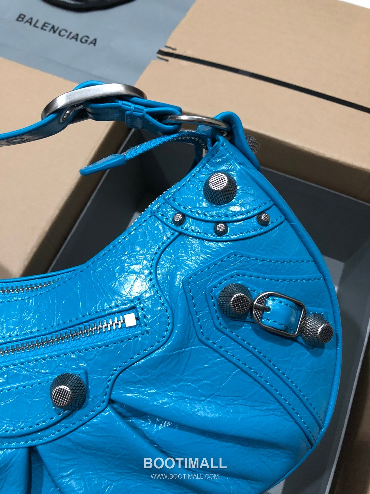 Balenciaga Le Cagole Large Hobo Bag Leather Shoulder & Crossbody Bag 발렌시아가 르 카골 라지 호보백 레더 숄더 크로스백 33cm 2