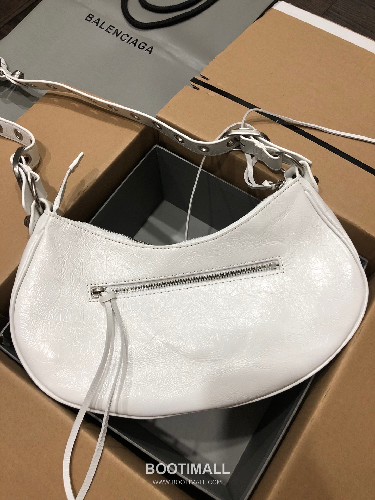 Balenciaga Le Cagole Large Hobo Bag Leather Shoulder & Crossbody Bag 발렌시아가 르 카골 라지 호보백 레더 숄더 크로스백 33cm 5