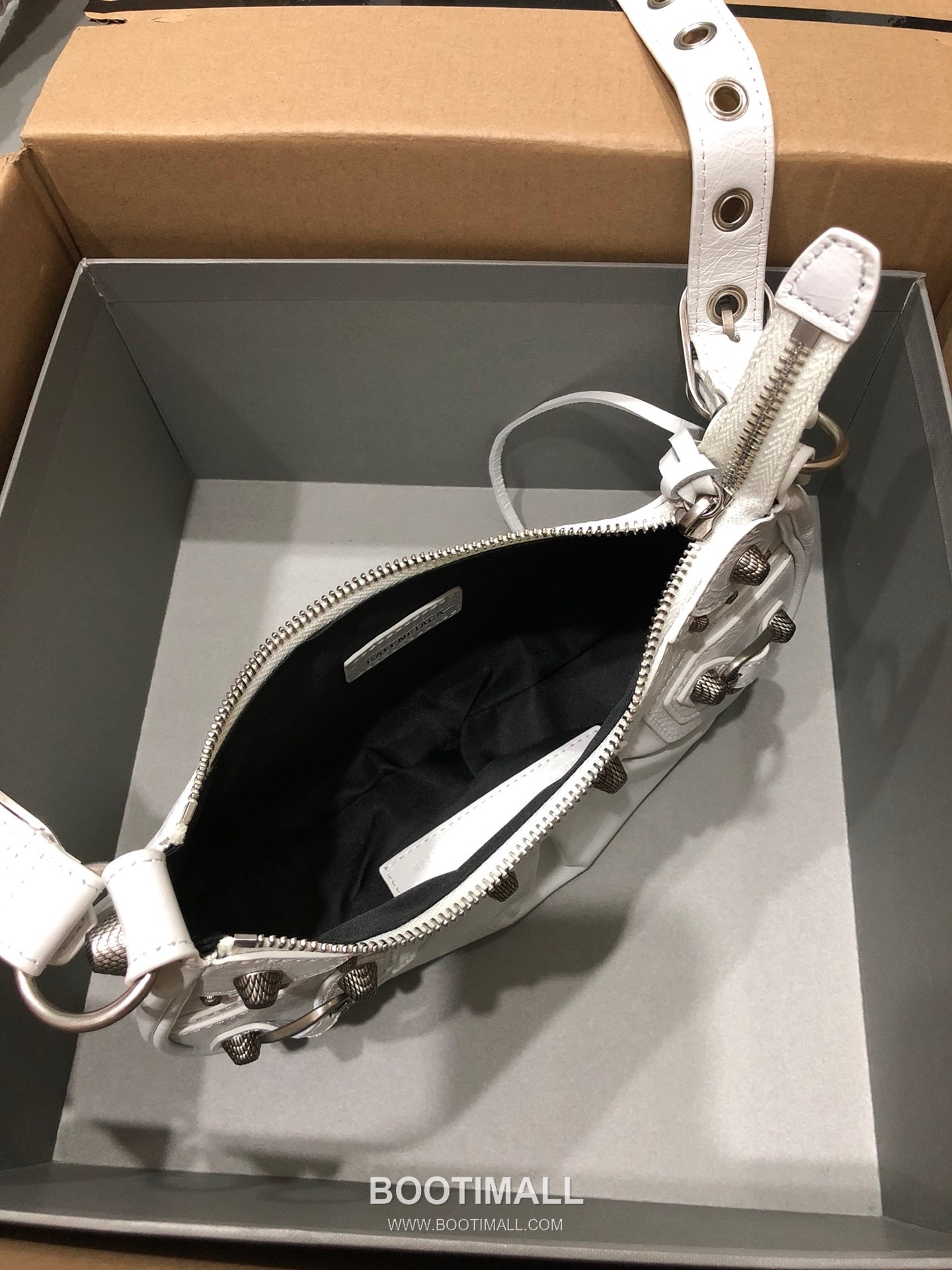 Balenciaga Le Cagole Small Hobo Bag Leather Shoulder & Crossbody Bag 발렌시아가 르 카골 스몰 호보백 레더 숄더 크로스백 26cm 10