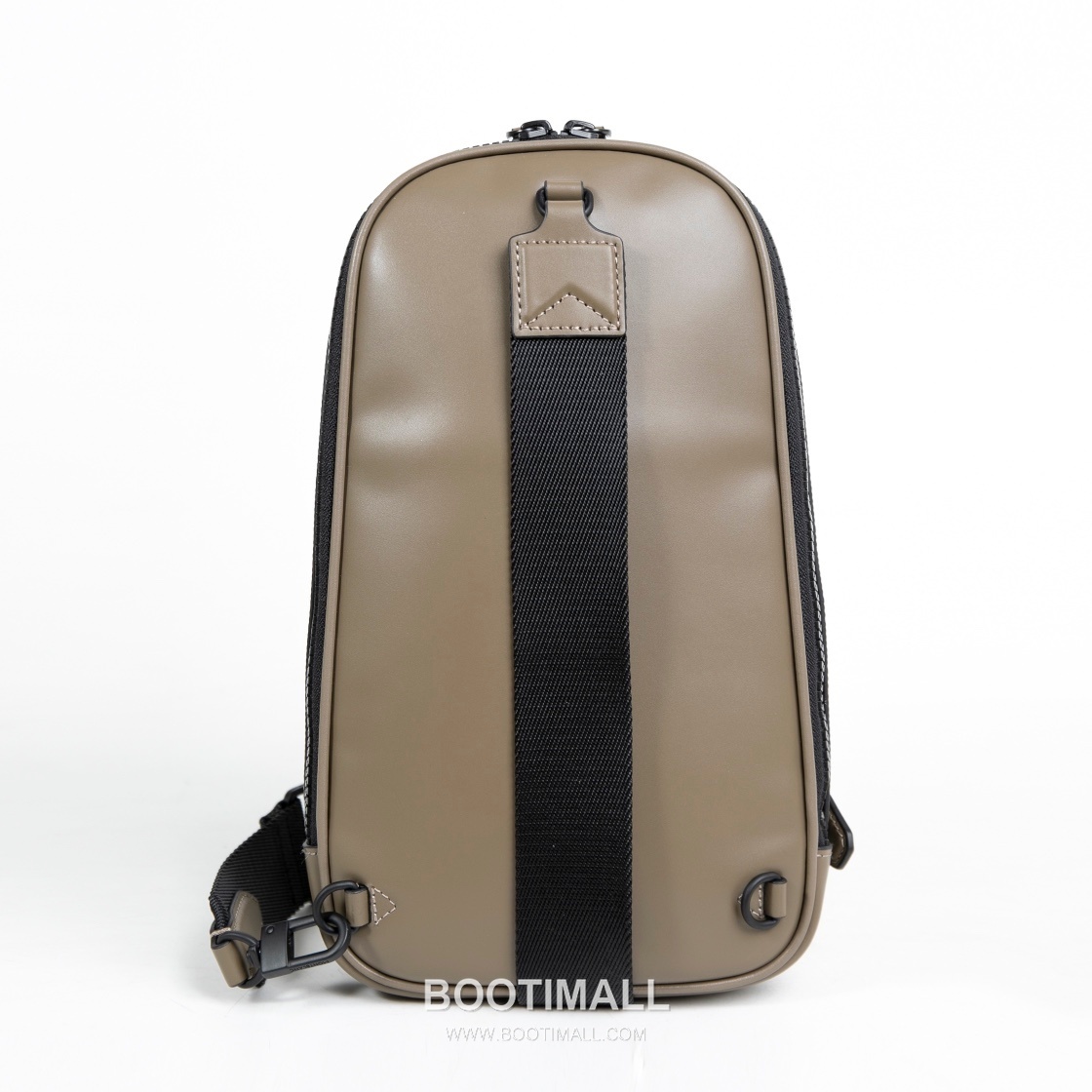 Montblanc Sartorial 3.0 Crossbody Chest Bag MB220243 Leather Sling Bag 몽블랑 사토리얼 3.0 크로스바디 체스트백 MB220243 레더 슬링백 29.5cm 4