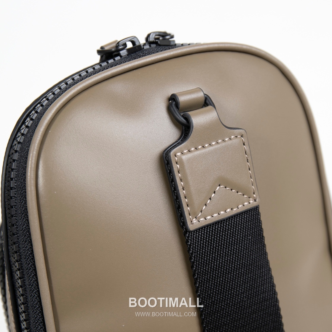 Montblanc Sartorial 3.0 Crossbody Chest Bag MB220243 Leather Sling Bag 몽블랑 사토리얼 3.0 크로스바디 체스트백 MB220243 레더 슬링백 29.5cm 5