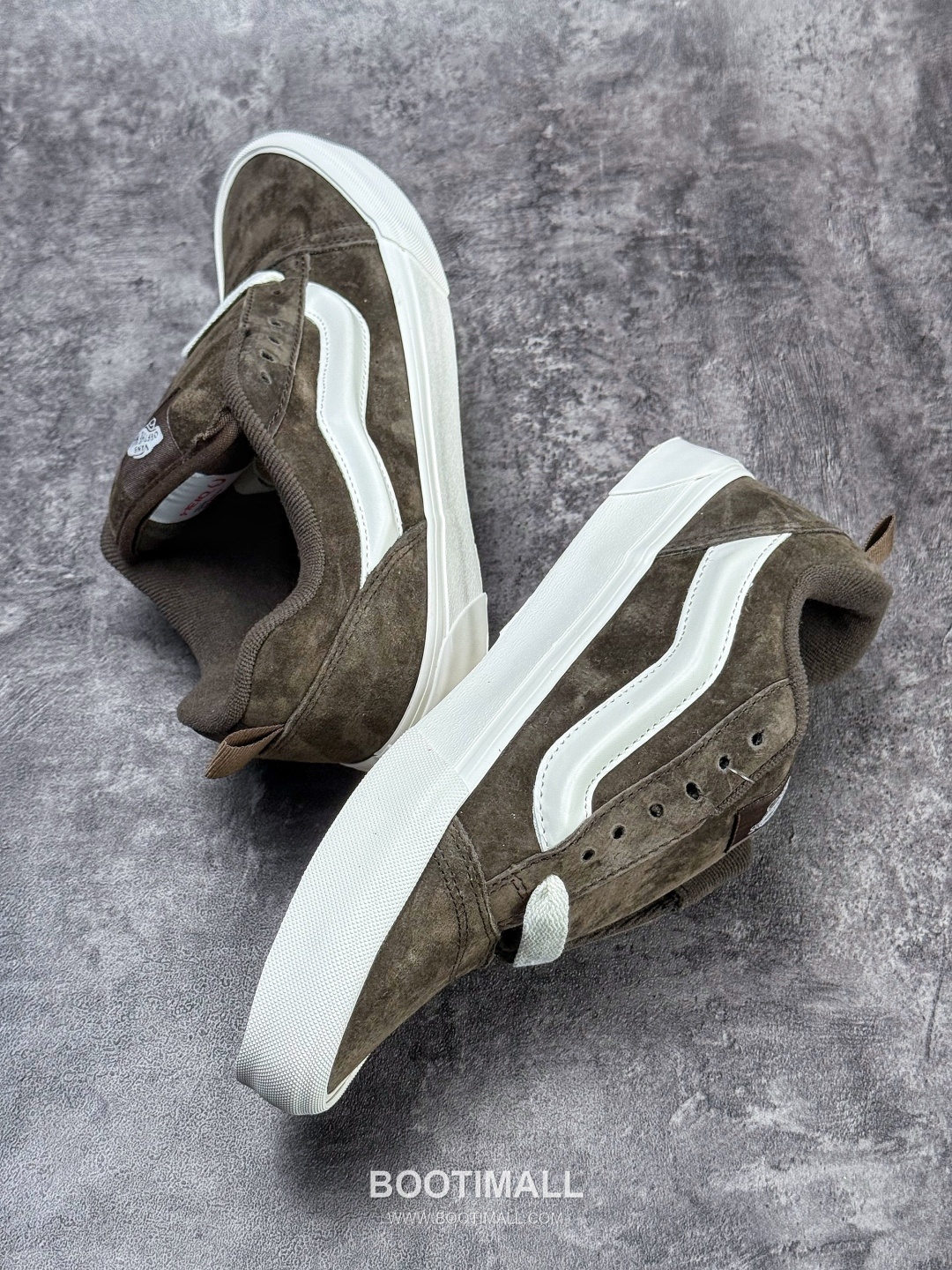 Vans Knu Skool Suede Low Sneakers 반스 뉴스쿨 스웨이드 로우 스니커즈
--- 3