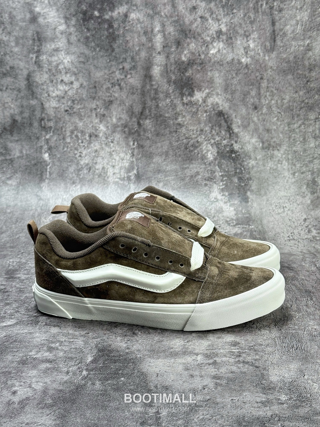 Vans Knu Skool Suede Low Sneakers 반스 뉴스쿨 스웨이드 로우 스니커즈
--- 5