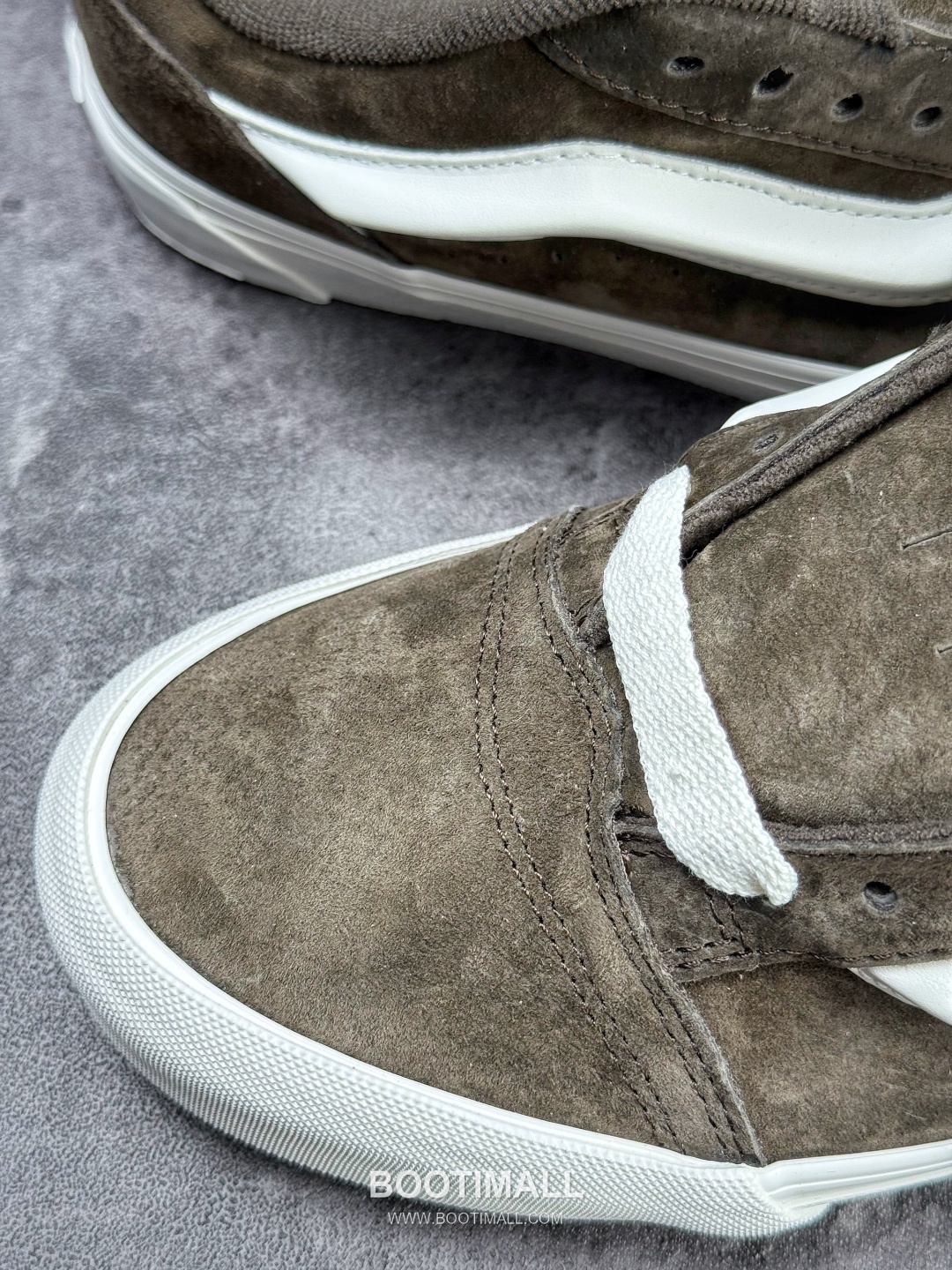 Vans Knu Skool Suede Low Sneakers 반스 뉴스쿨 스웨이드 로우 스니커즈
--- 8