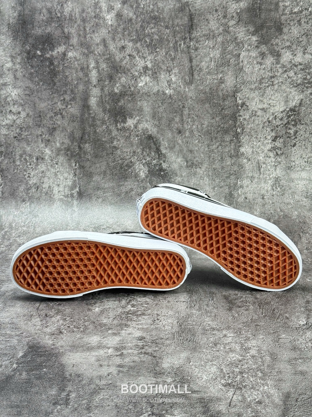 Vans Sk8-Low Canvas Low Sneakers 반스 스케이트-로우 캔버스 로우 스니커즈
--- 7