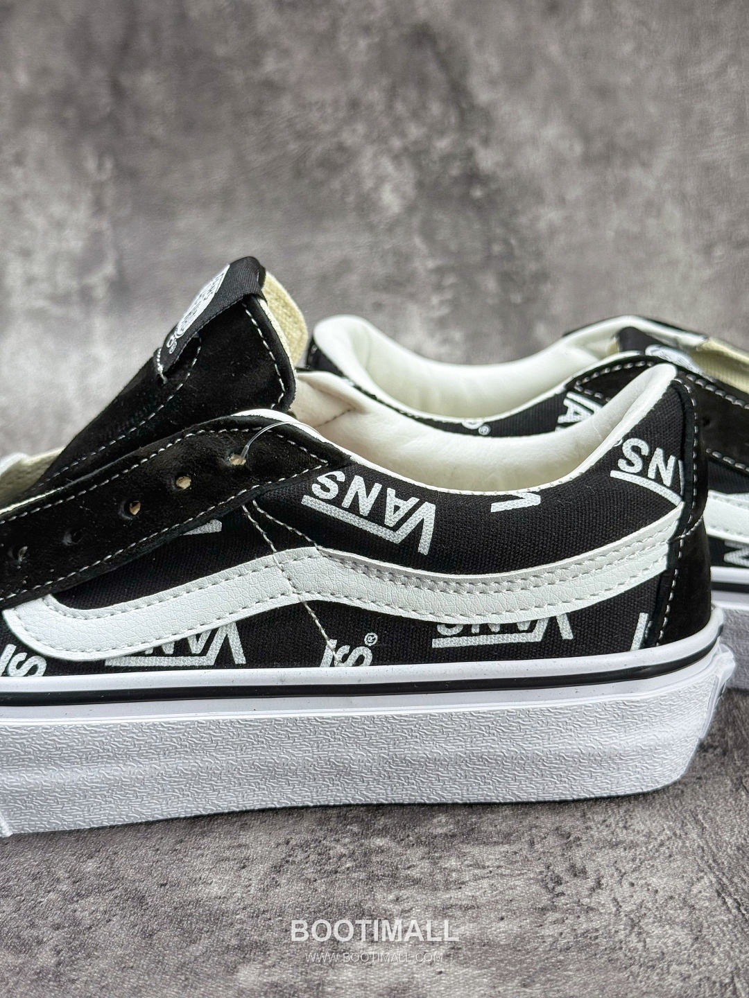 Vans Sk8-Low Canvas Low Sneakers 반스 스케이트-로우 캔버스 로우 스니커즈
--- 9