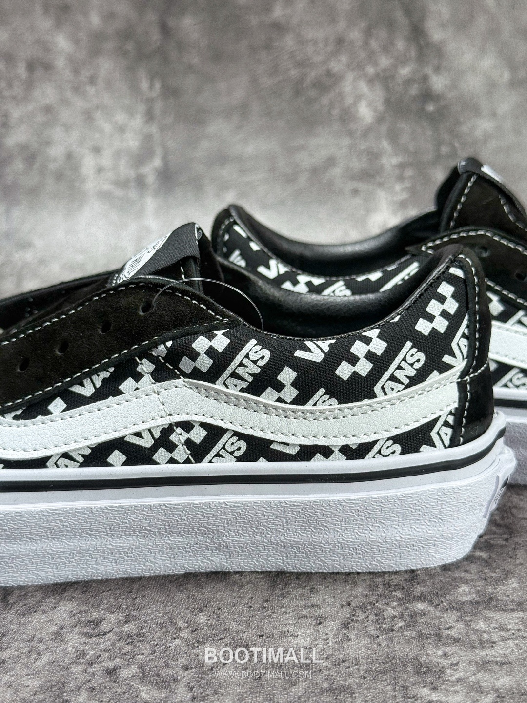 Vans Sk8-Low Canvas Low Sneakers 반스 스케이트-로우 캔버스 로우 스니커즈
--- 9