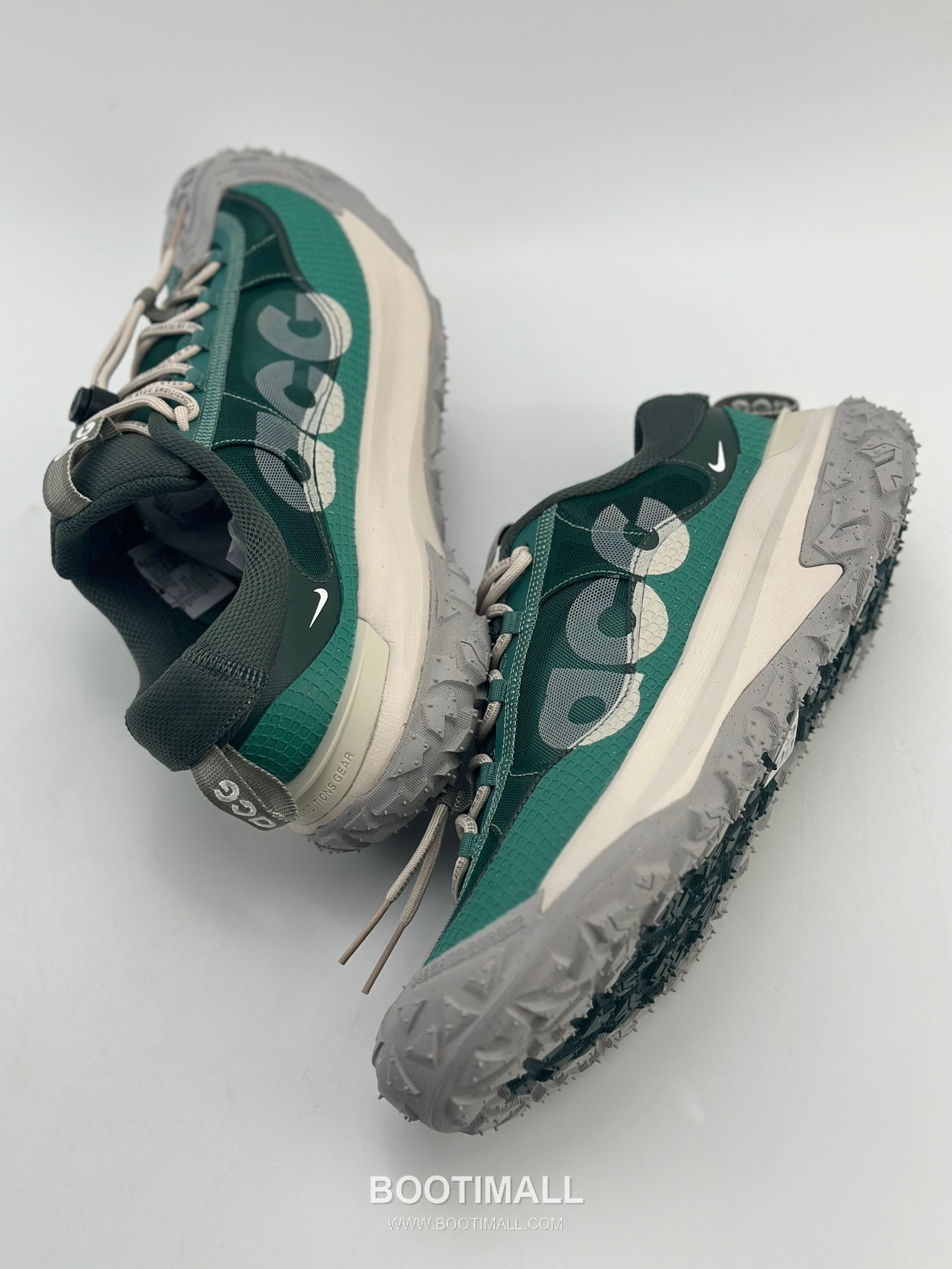 Nike ACG Mountain Fly 2 Low Mesh Trail Sneakers 나이키 ACG 마운틴 플라이 2 로우 메쉬 트레일 스니커즈
--- 3