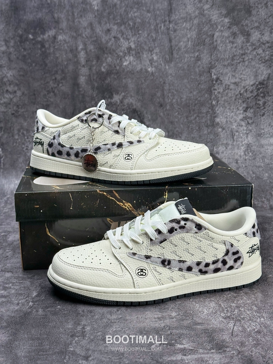 Nike Air Jordan 1 Low OG Leather Low Sneakers 나이키 에어 조던 1 로우 OG 레더 로우 스니커즈
--- 4