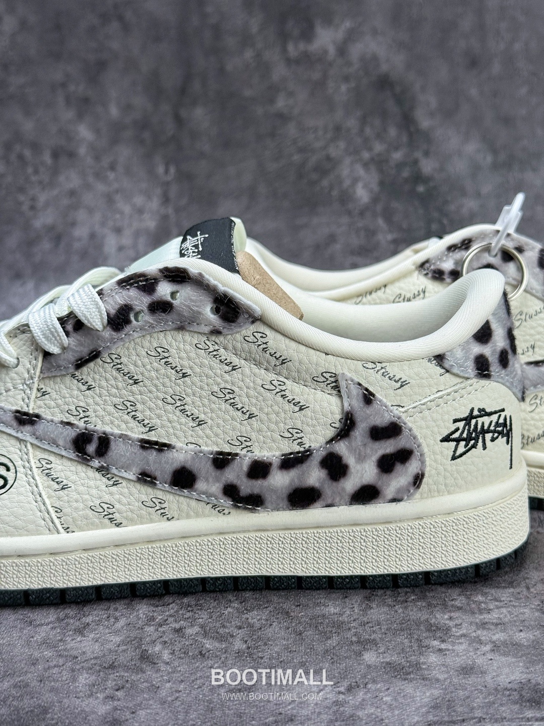 Nike Air Jordan 1 Low OG Leather Low Sneakers 나이키 에어 조던 1 로우 OG 레더 로우 스니커즈
--- 9