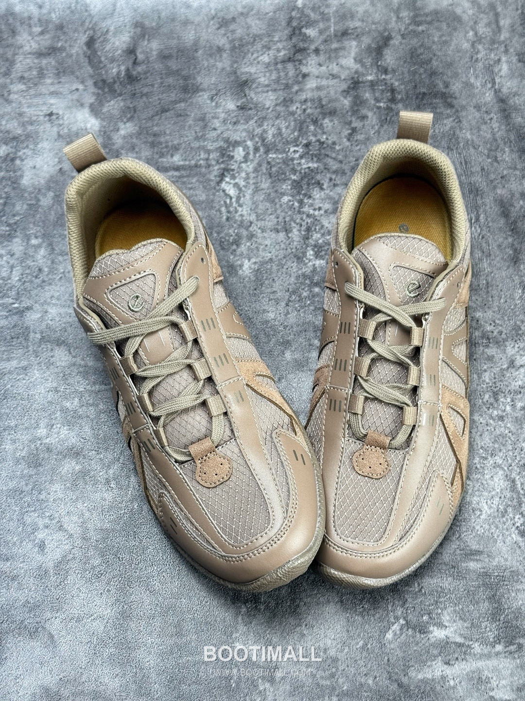 Ecco Biom Lite W Mesh Leather Low Sneakers 에코 바이옴 라이트 W 메쉬 레더 로우 스니커즈
--- 2