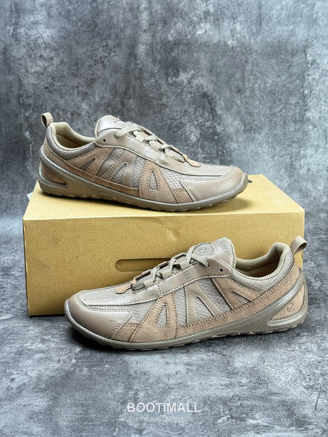 Ecco Biom Lite W Mesh Leather Low Sneakers 에코 바이옴 라이트 W 메쉬 레더 로우 스니커즈
--- 4