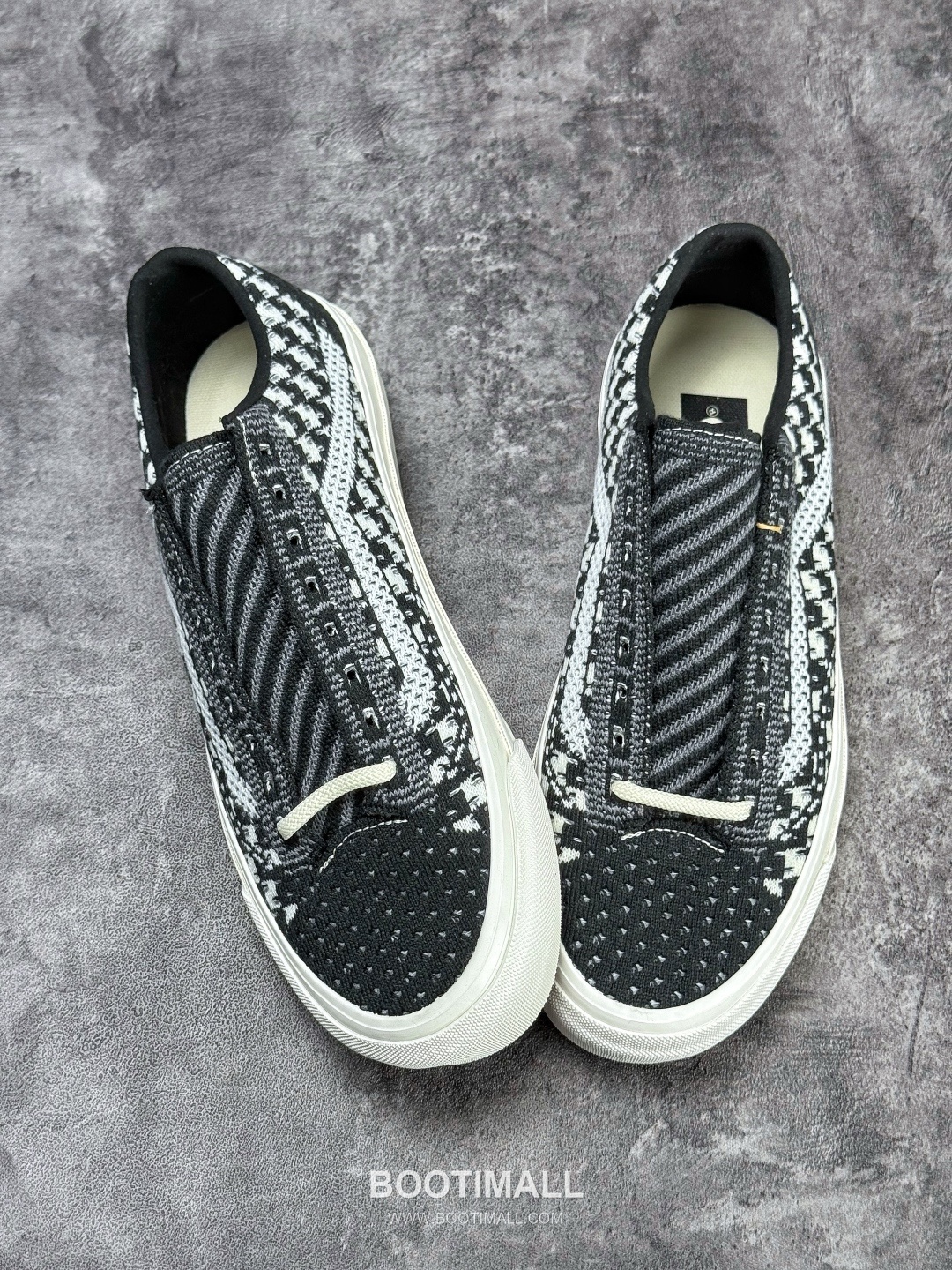 Vans OTW Old Skool 36 Knit Mesh Low Sneakers 반스 OTW 올드스쿨 36 니트 메쉬 로우 스니커즈
--- 2