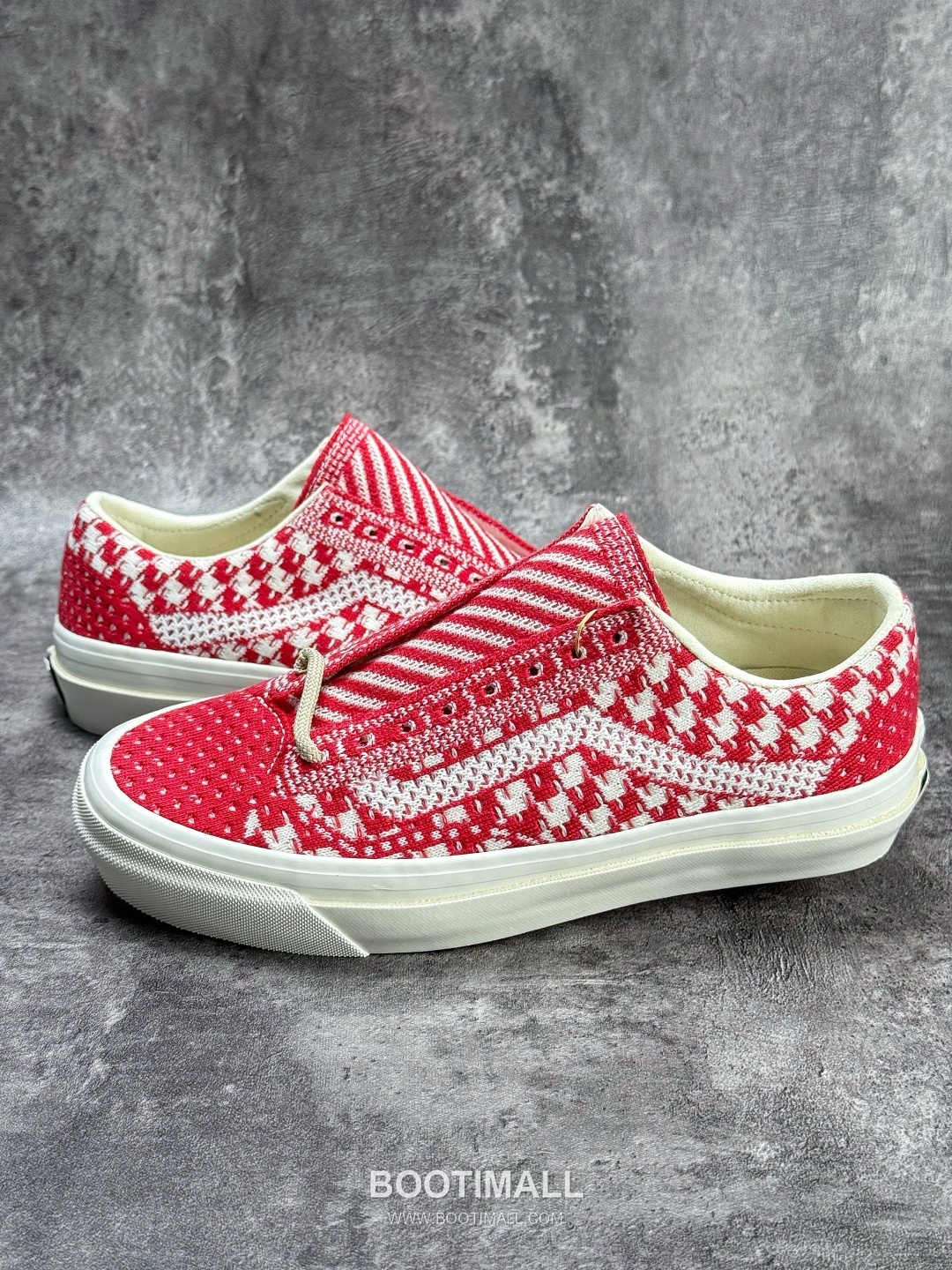 Vans OTW Old Skool 36 Knit Mesh Low Sneakers 반스 OTW 올드스쿨 36 니트 메쉬 로우 스니커즈

--- 1