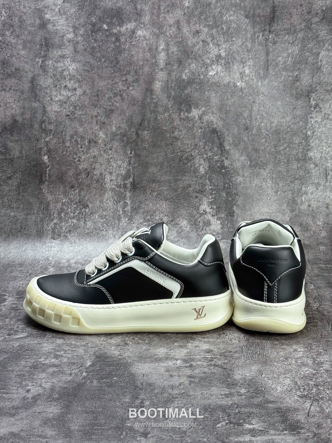 Louis Vuitton Tilted Monogram Denim Low Sneakers 루이비통 틸티드 모노그램 데님 로우 스니커즈
--- 6