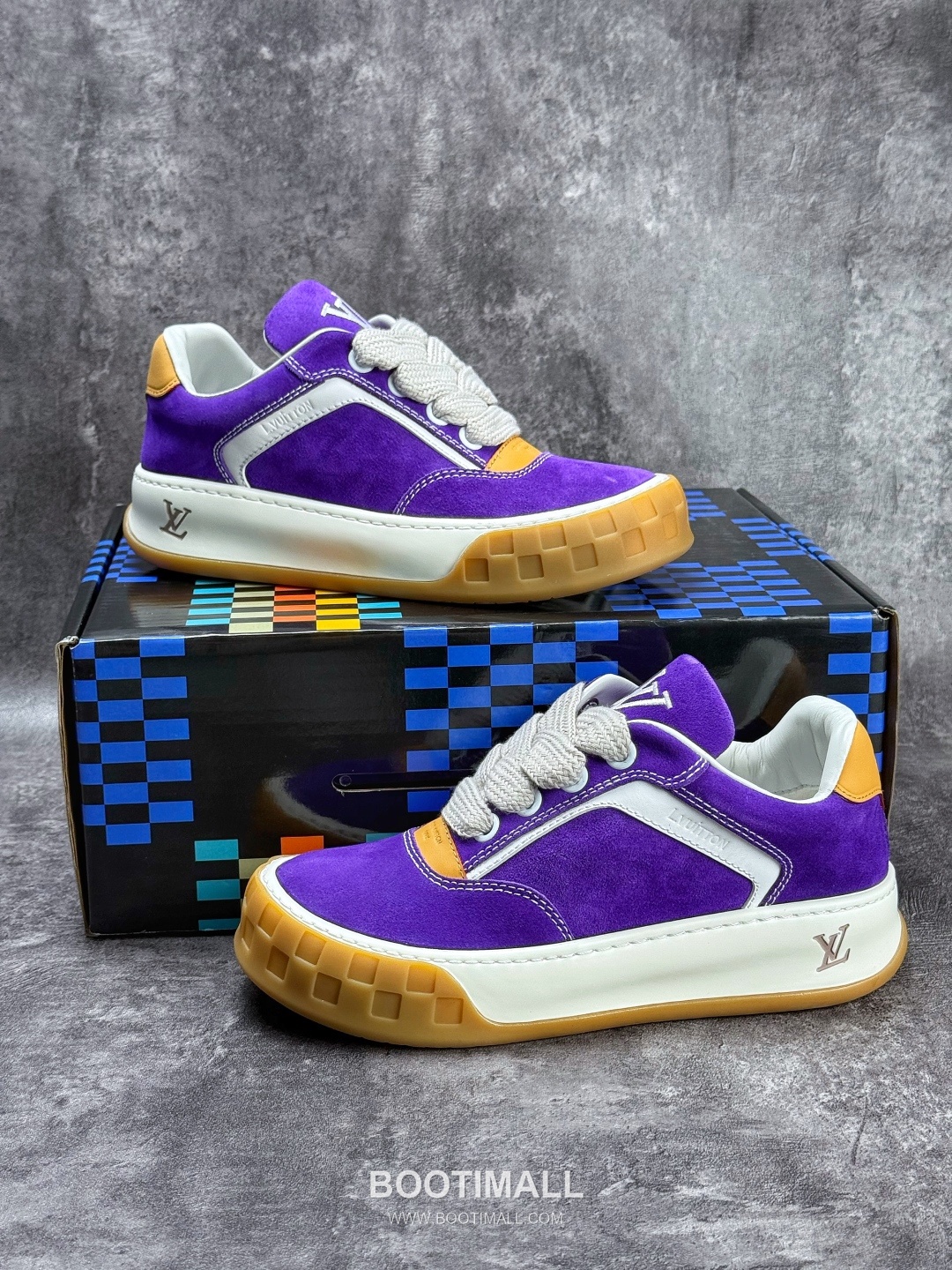 Louis Vuitton Tilted Monogram Denim Low Sneakers 루이비통 틸티드 모노그램 데님 로우 스니커즈
--- 4