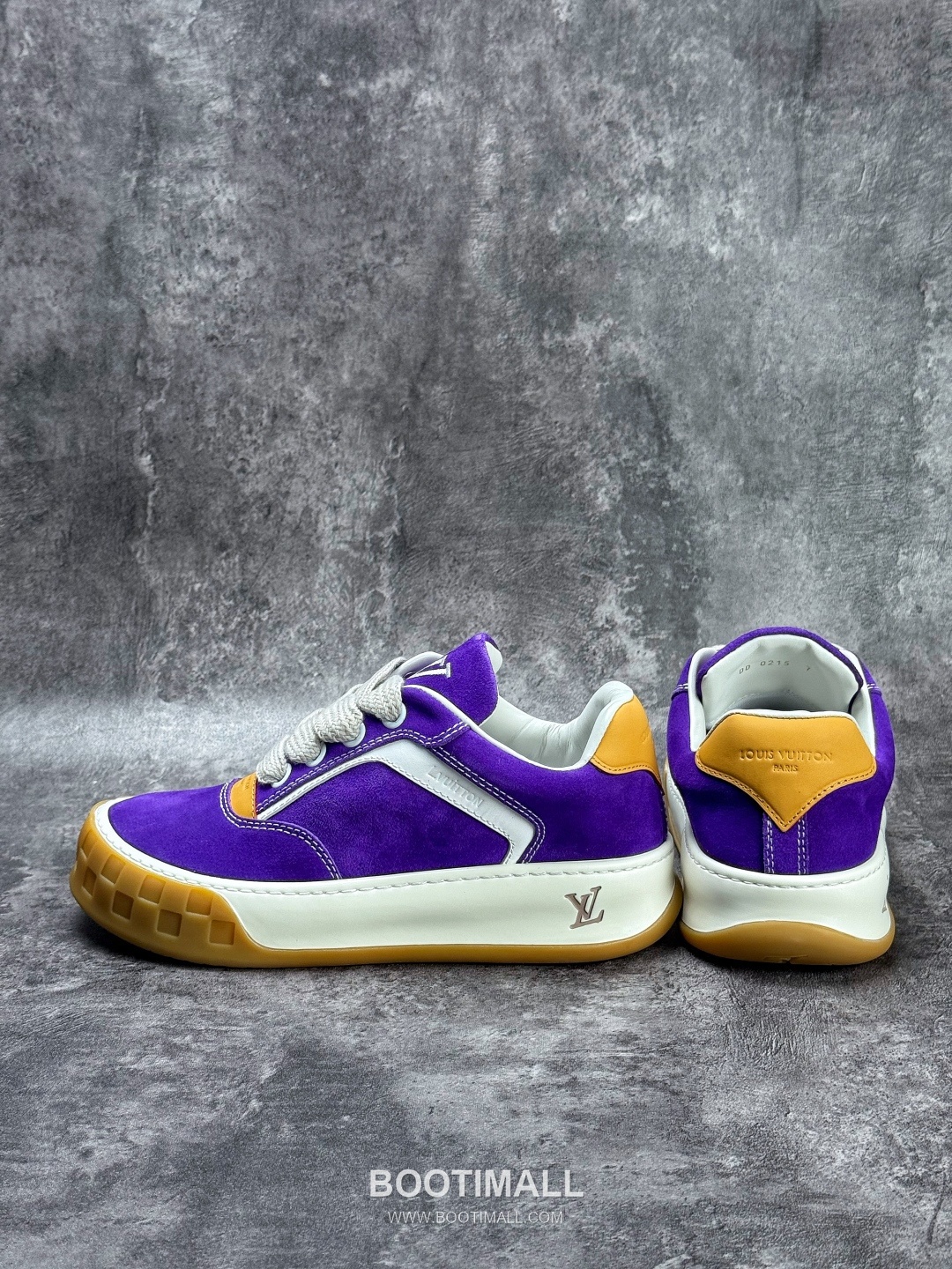 Louis Vuitton Tilted Monogram Denim Low Sneakers 루이비통 틸티드 모노그램 데님 로우 스니커즈
--- 6