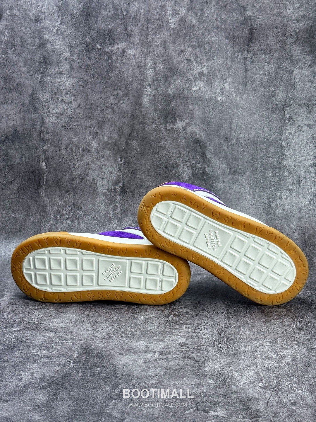 Louis Vuitton Tilted Monogram Denim Low Sneakers 루이비통 틸티드 모노그램 데님 로우 스니커즈
--- 7