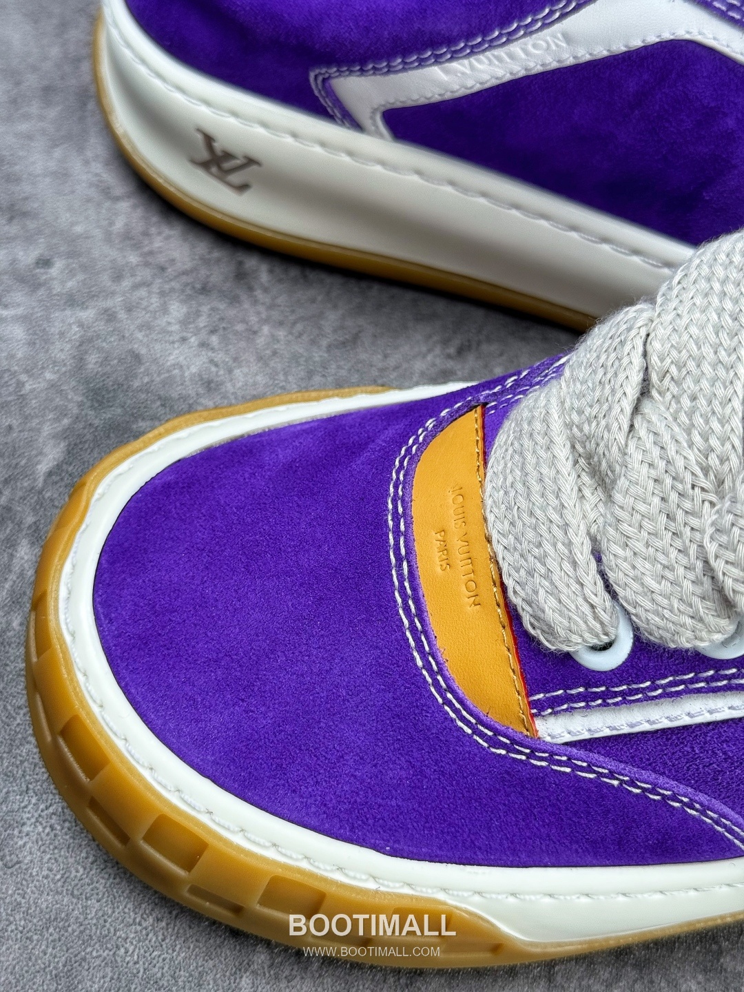 Louis Vuitton Tilted Monogram Denim Low Sneakers 루이비통 틸티드 모노그램 데님 로우 스니커즈
--- 8