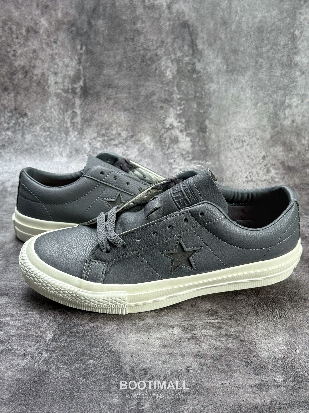 Converse One Star Pro Leather Low Sneakers 컨버스 원스타 프로 레더 로우 스니커즈
--- 1