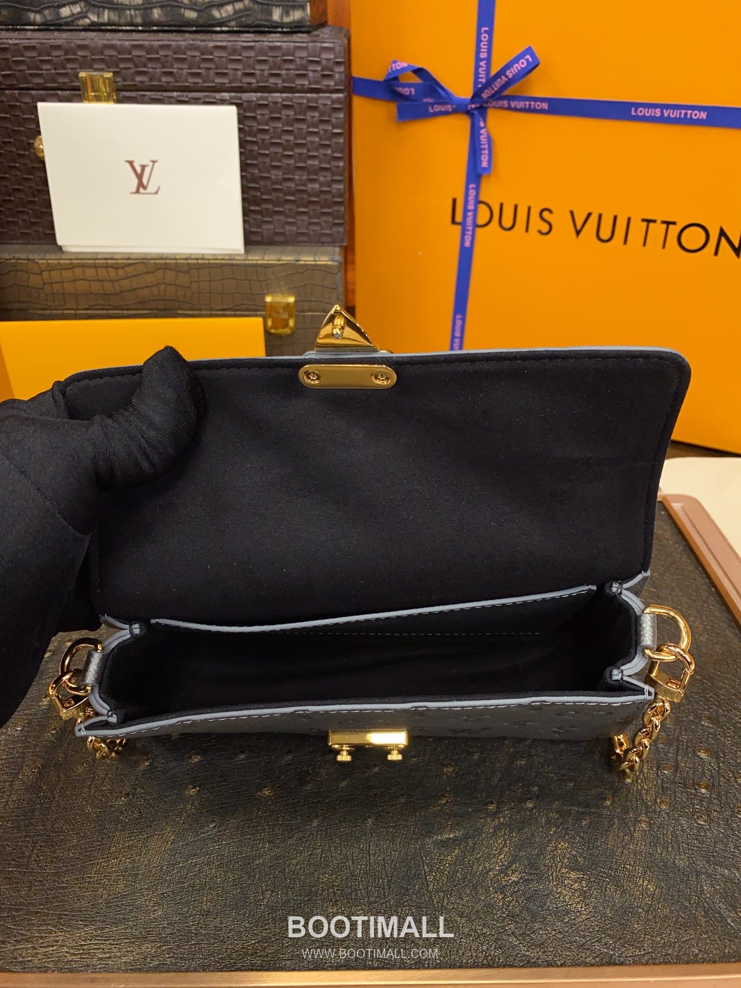 Louis Vuitton Wallet On Chain Métis M12761 Monogram Empreinte Leather Chain Bag 루이비통 월렛 온 체인 메티스 모노그램 앙프렝뜨 가죽 체인백 19cm 12