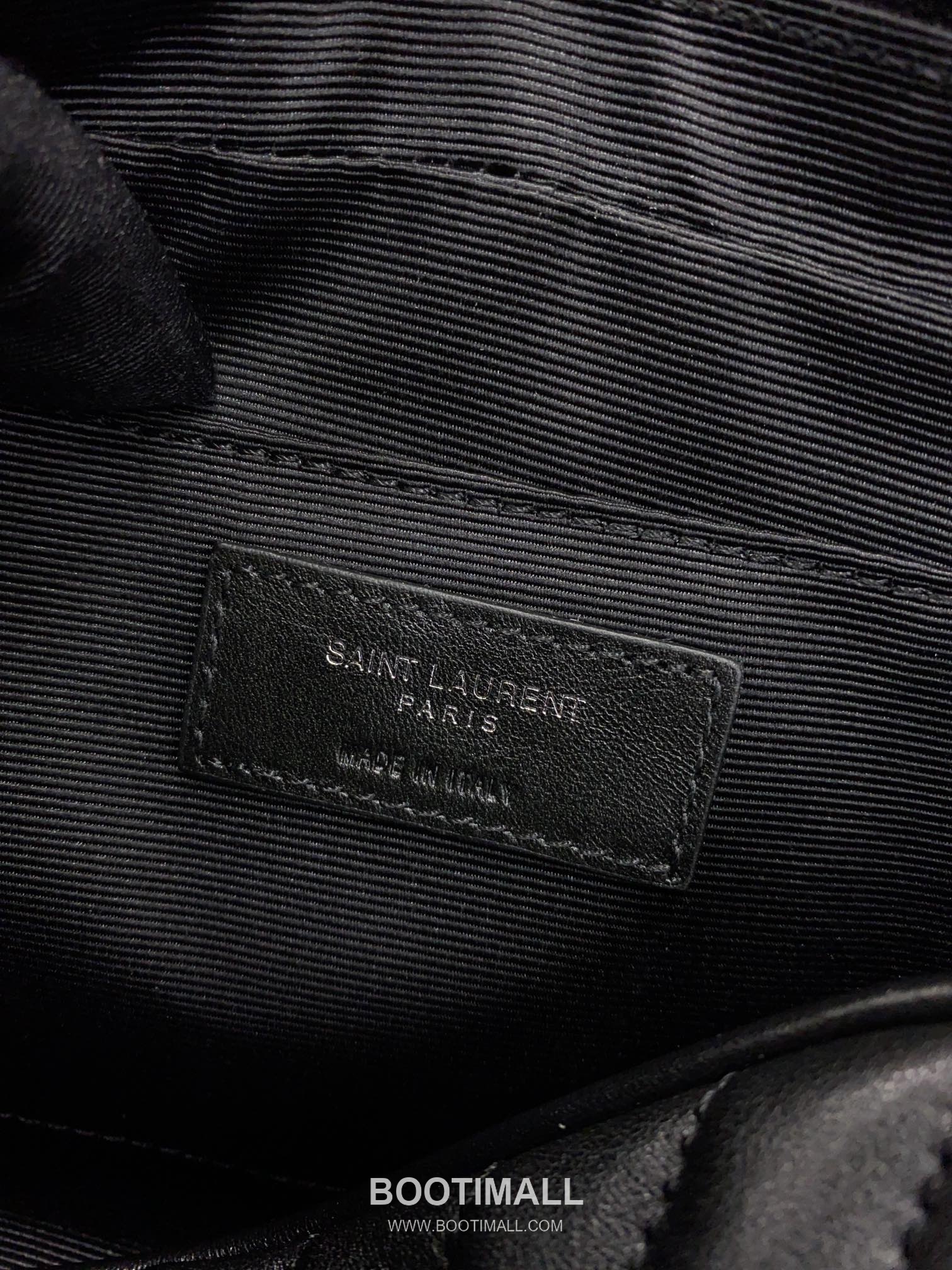 Saint Laurent Lou Camera Bag Calfskin Leather Shoulder Bag 생로랑 루 카메라백 카프스킨 가죽 숄더백 23cm 9