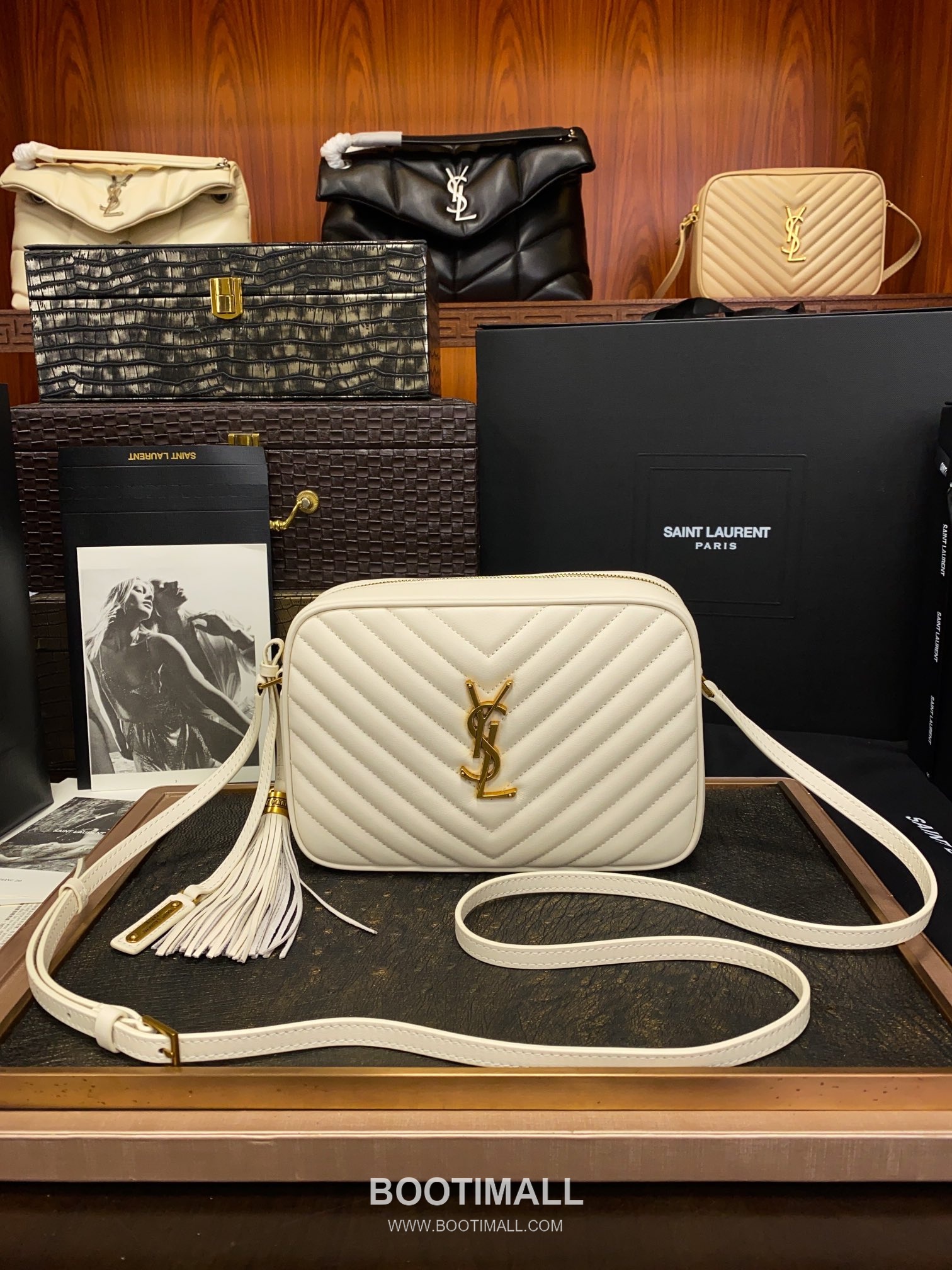 Saint Laurent Lou Camera Bag Calfskin Leather Shoulder Bag 생로랑 루 카메라백 카프스킨 가죽 숄더백 23cm- 1