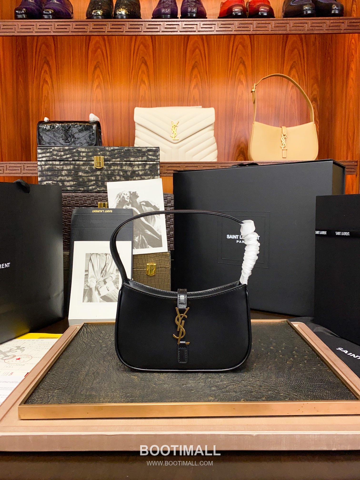 Saint Laurent Mini Shoulder Bag 710318 Calfskin Leather Underarm Bag 생로랑 미니 숄더백 카프스킨 가죽 언더암백 19cm 1