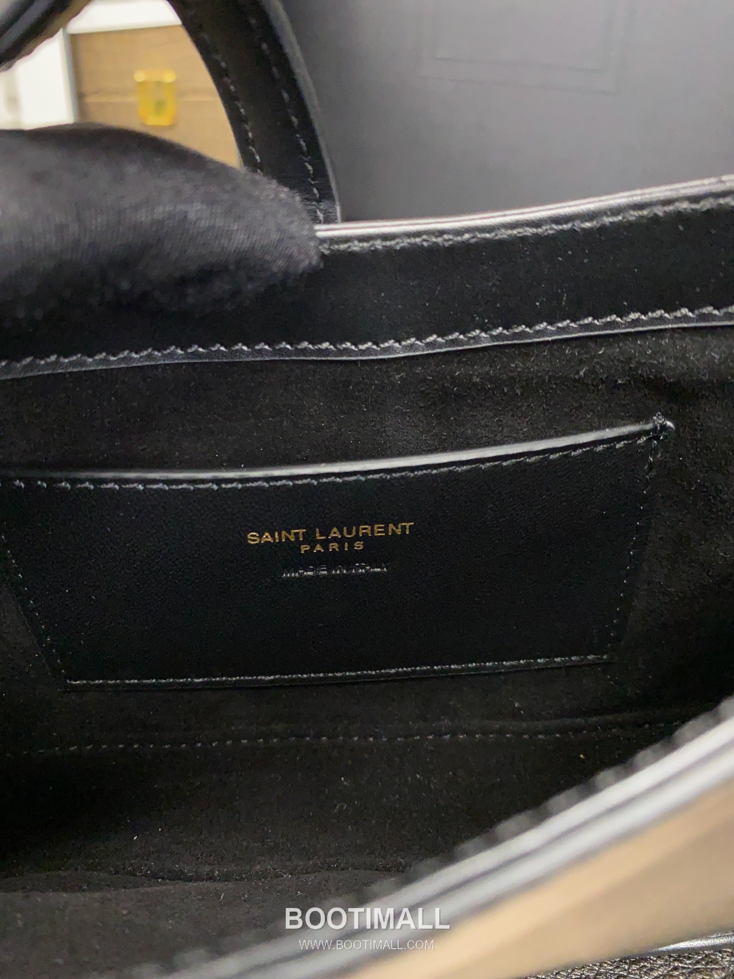 Saint Laurent Mini Shoulder Bag 710318 Calfskin Leather Underarm Bag 생로랑 미니 숄더백 카프스킨 가죽 언더암백 19cm 9