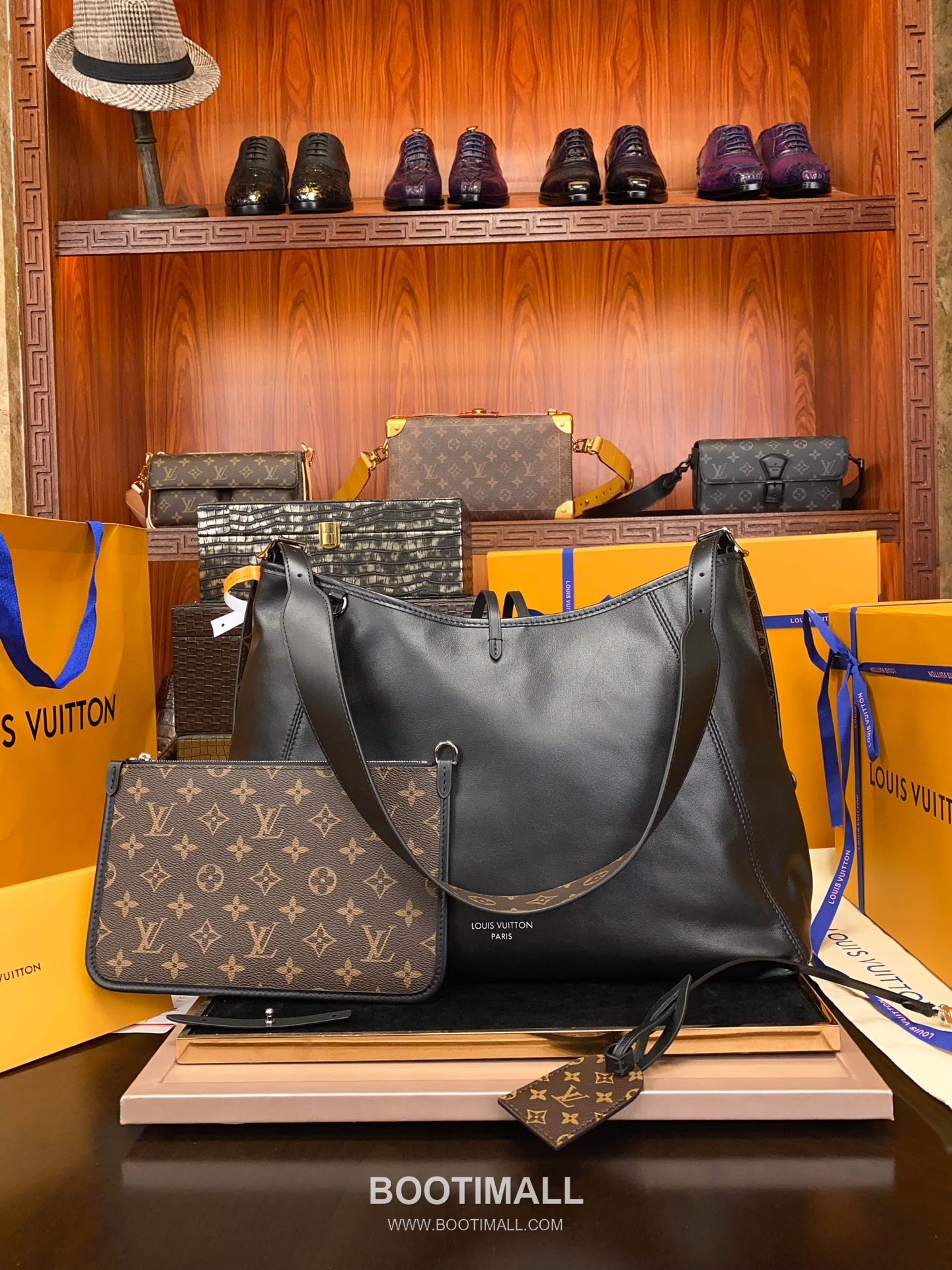 Louis Vuitton CarryAll Dark MM M25143 Lambskin Leather Tote Bag 루이비통 캐리올 다크 MM 램스킨 가죽 토트백 39cm 1