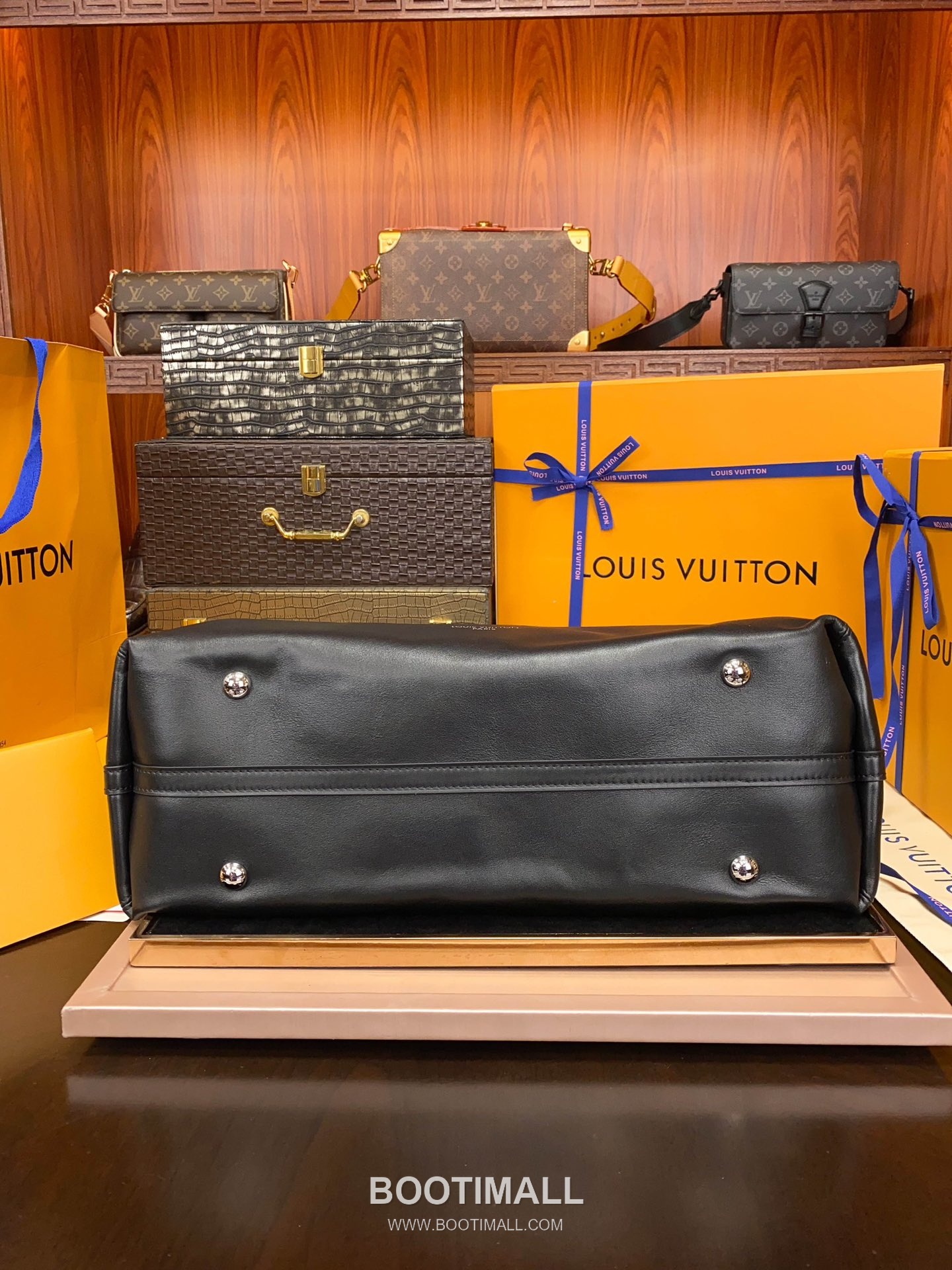 Louis Vuitton CarryAll Dark MM M25143 Lambskin Leather Tote Bag 루이비통 캐리올 다크 MM 램스킨 가죽 토트백 39cm 5