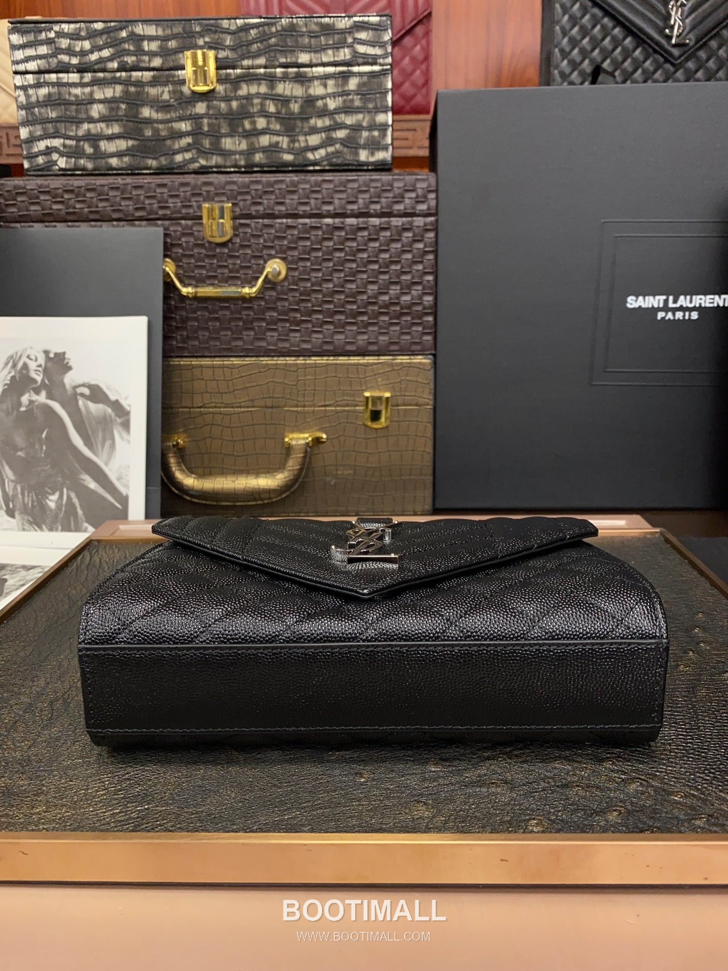 Saint Laurent Envelope Small 526286 Grained Calfskin Quilted Chain Bag 생로랑 엔벨로프 스몰 그레인 카프스킨 퀼팅 체인백 21cm 4