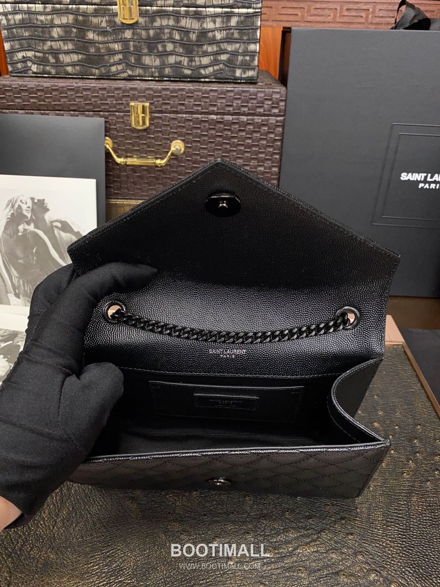 Saint Laurent Envelope Small 526286 Grained Calfskin Quilted Chain Bag 생로랑 엔벨로프 스몰 그레인 카프스킨 퀼팅 체인백 21cm 8