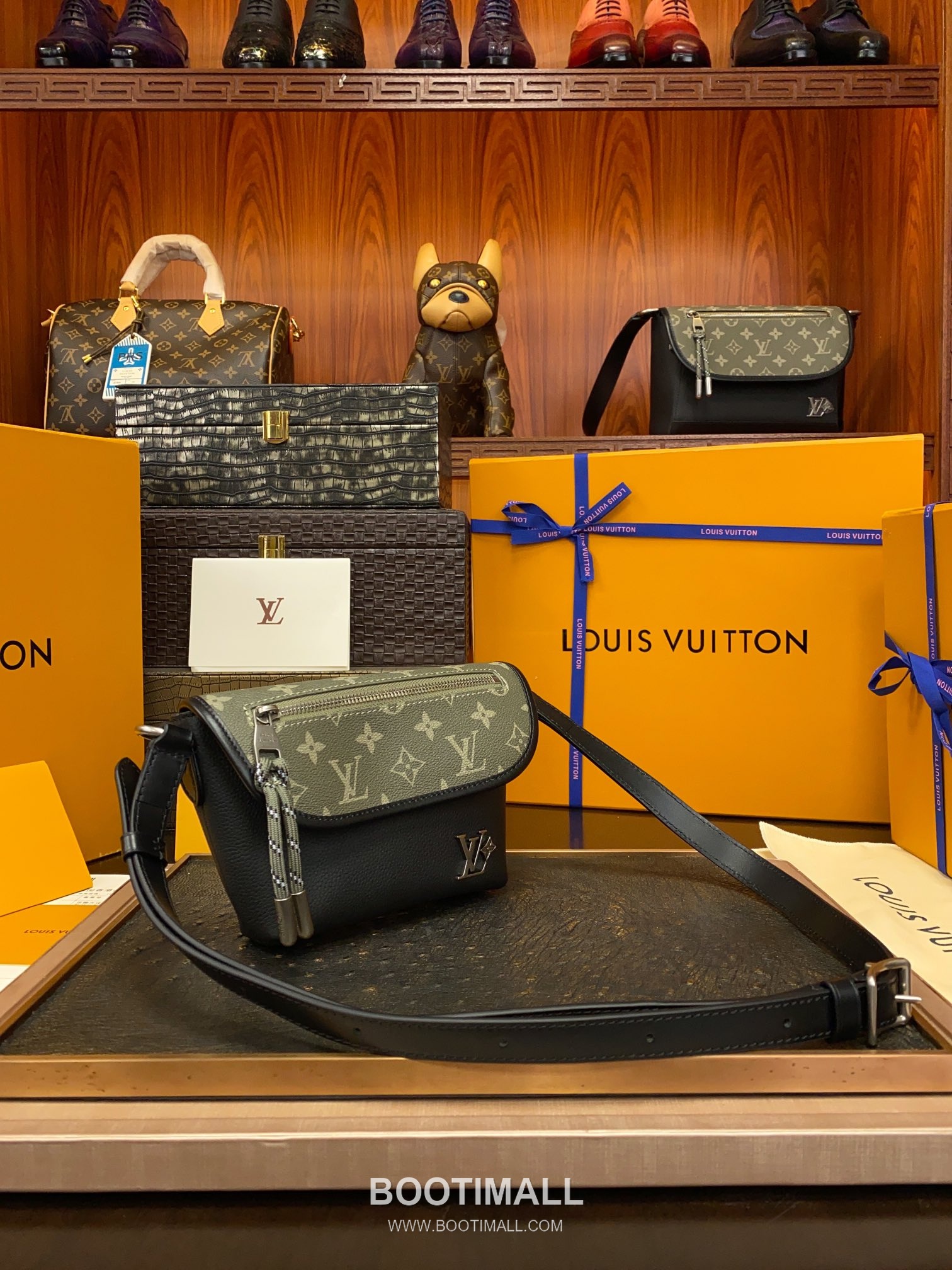 Louis Vuitton Pulse Mini Bag M12618 Monogram Canvas and Leather Shoulder Bag 루이비통 펄스 미니백 모노그램 캔버스 가죽 숄더백 22.5cm 8