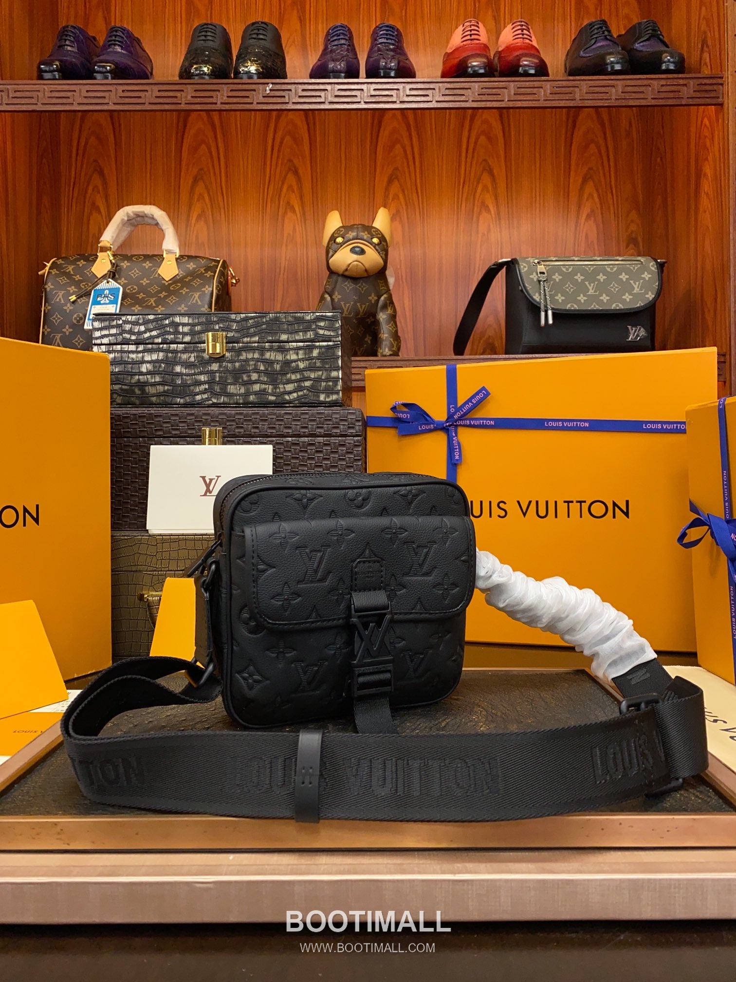 Louis Vuitton Getaway Messenger Bag M12516 Monogram Shadow Leather Bag 루이비통 게터웨이 메신저백 모노그램 섀도우 가죽 백 18cm 6