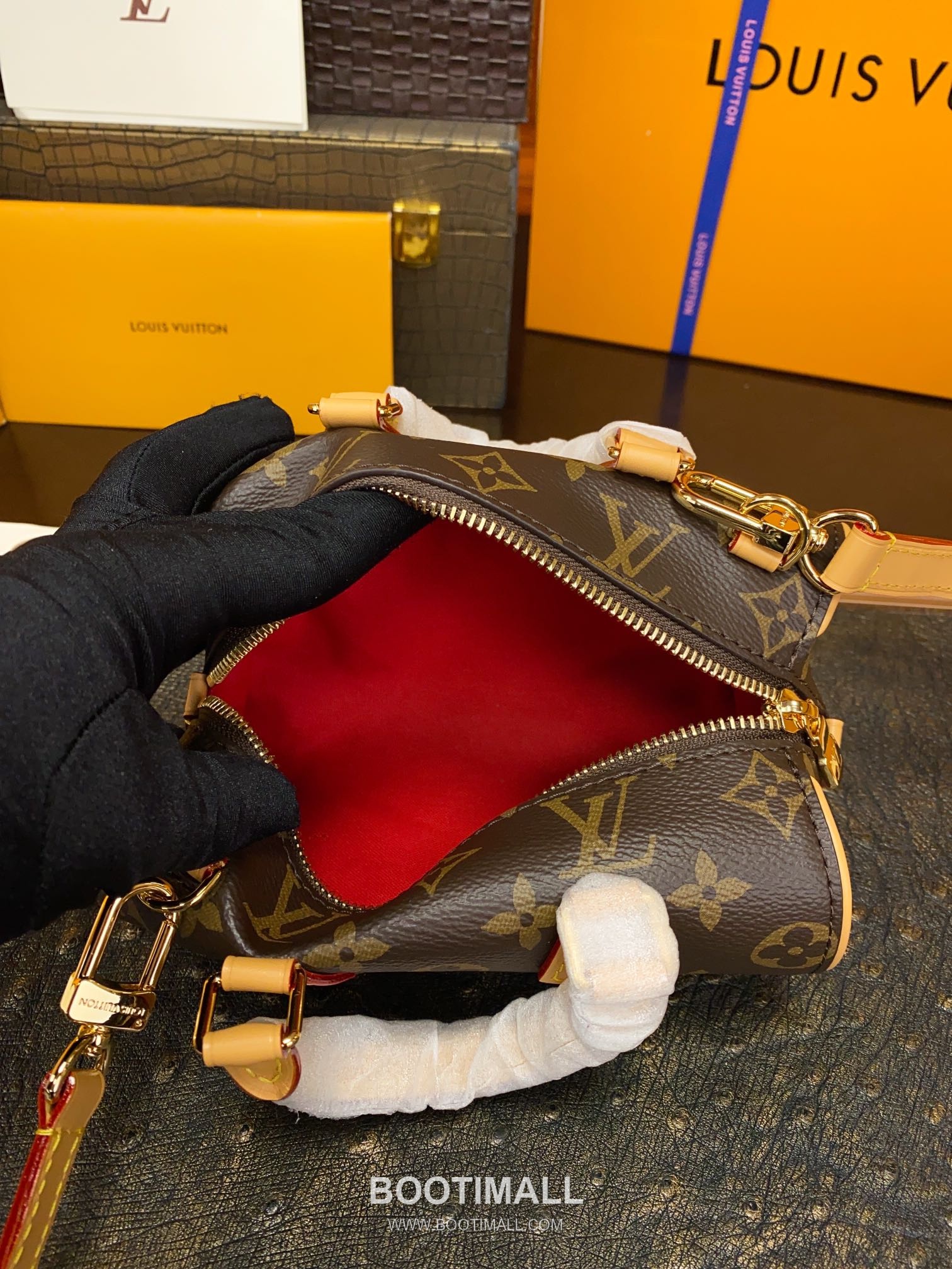 Louis Vuitton Nano Speedy M13226 Monogram Empreinte Leather Mini Bag 루이비통 나노 스피디 모노그램 앙프렝뜨 가죽 미니백 18cm 17