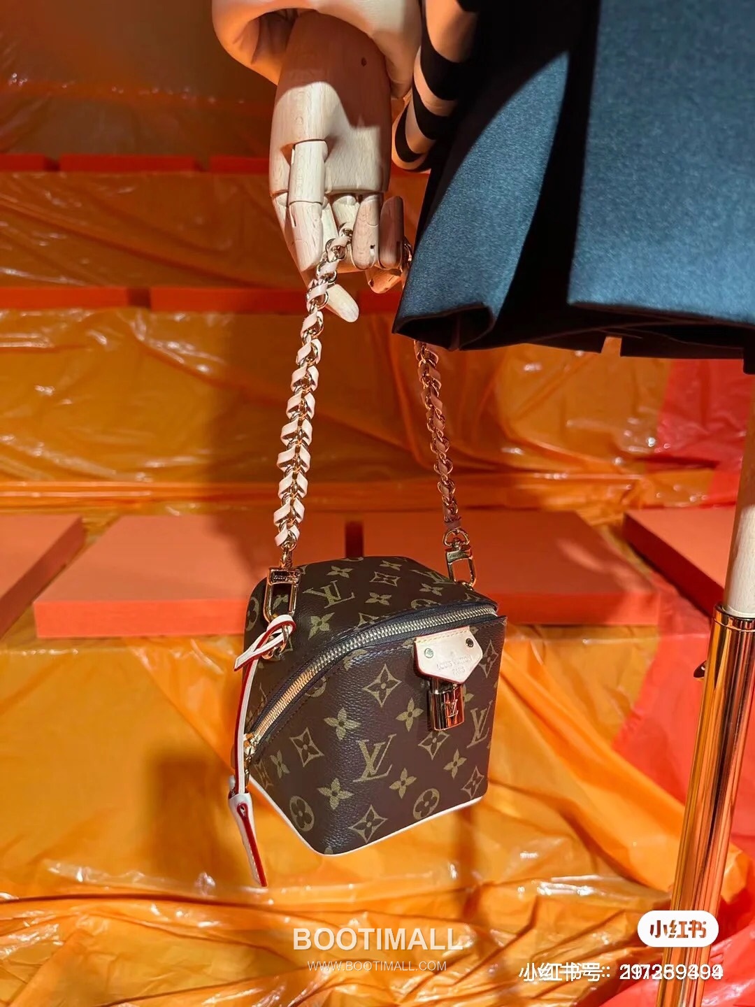 Louis Vuitton Just In Case Bag M47096 Monogram Canvas Leather Trim Mini Bag 루이비통 저스트 인 케이스 모노그램 캔버스 레더 트림 미니백 14cm 6