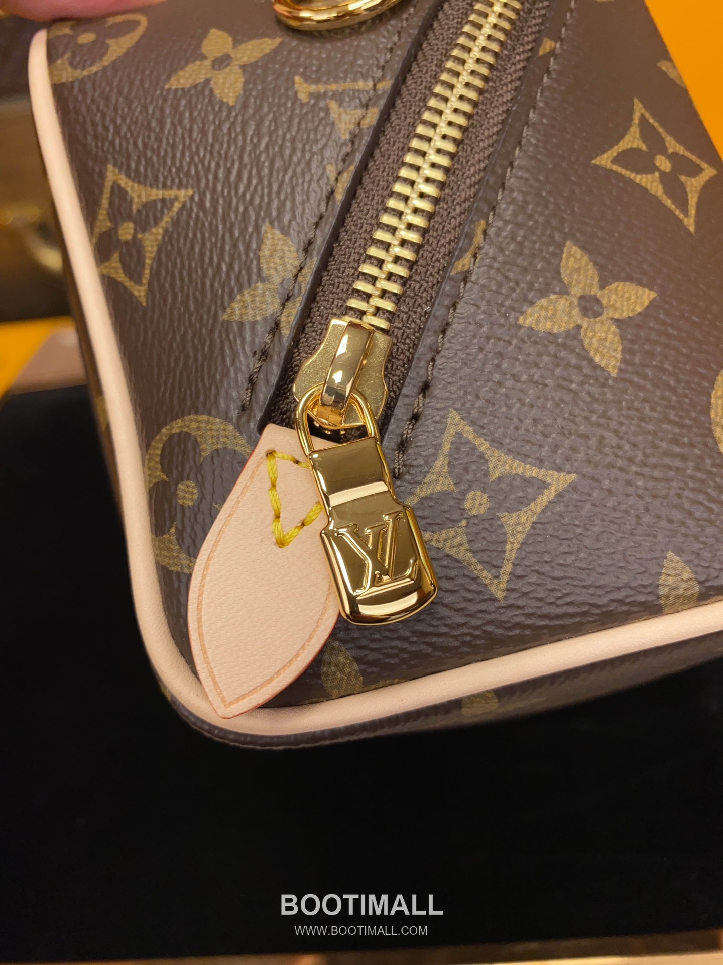 Louis Vuitton Just In Case Bag M47096 Monogram Canvas Leather Trim Mini Bag 루이비통 저스트 인 케이스 모노그램 캔버스 레더 트림 미니백 14cm 12