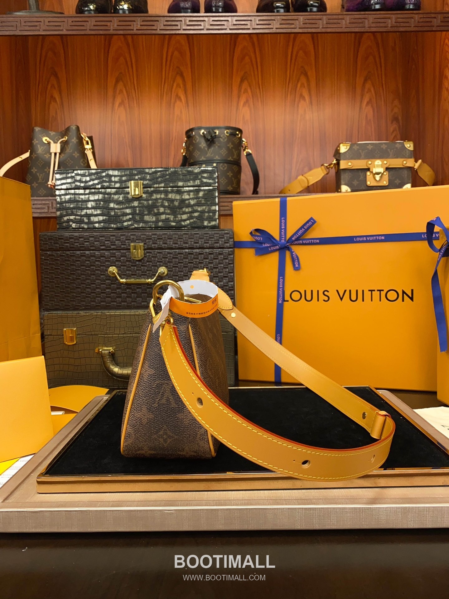 Louis Vuitton Pochette Accessoires XL M11623 Monogram Dust Canvas Bag 루이비통 포쉐트 악세수아 XL 모노그램 더스트 캔버스 백 28cm 6